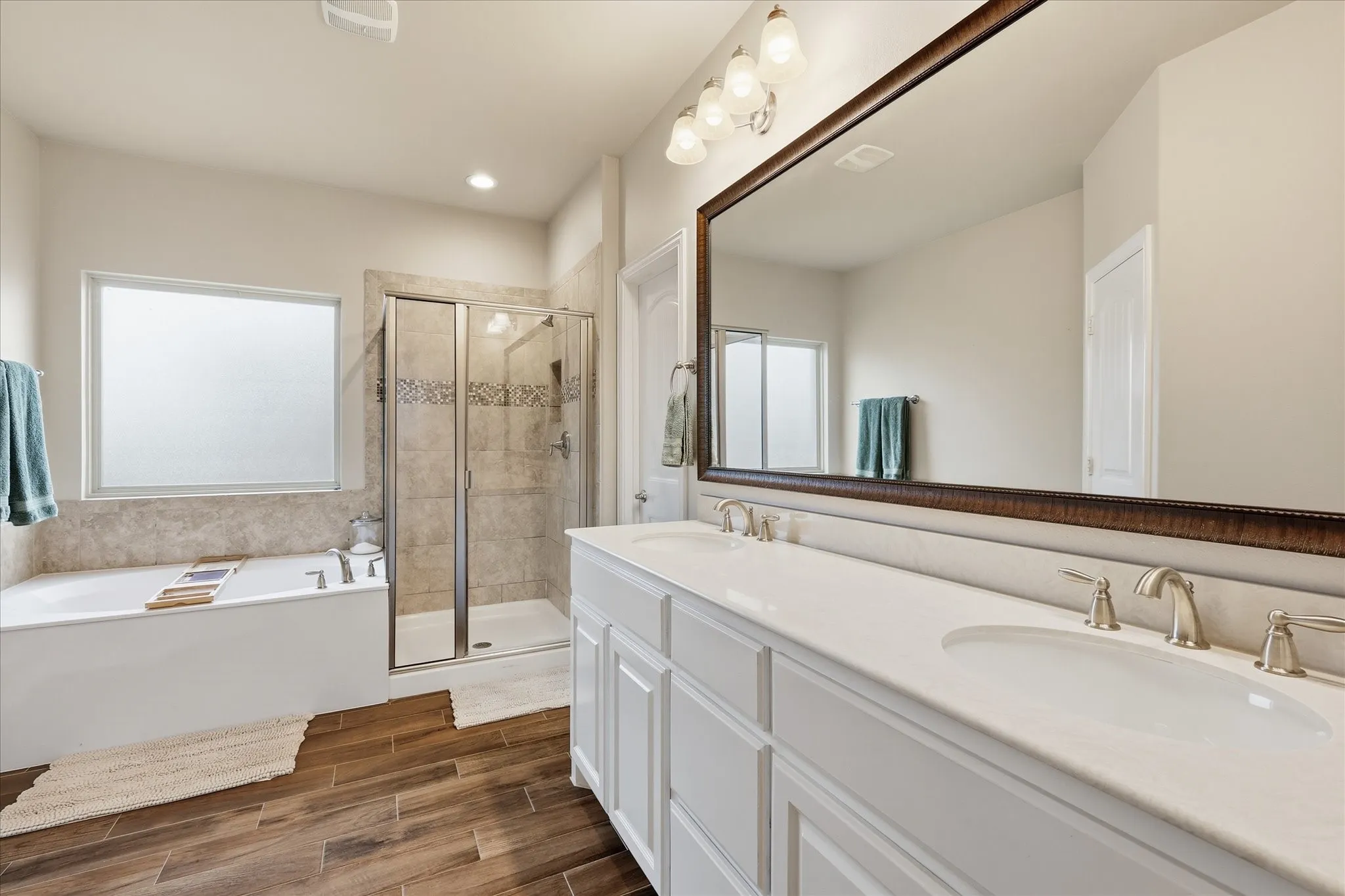 Single Family Residence For Sale in Denton County , 215 Equestrian Road, Hickory Creek, Texas 75065, 3 Bedroom, 2 Bathroom, 3 Garage spaces, 2,196 Sqft, built in 2017, Preowned, mls#21248317, Real Estate Agent in Hickory Creek, Homes For Sale in Denton county, Homes For Sale in Hickory Creek, Realtor in Hickory Creek Texas, Real Estate Brokerage Independent Realty Texas, Luminita Cordes Realtor