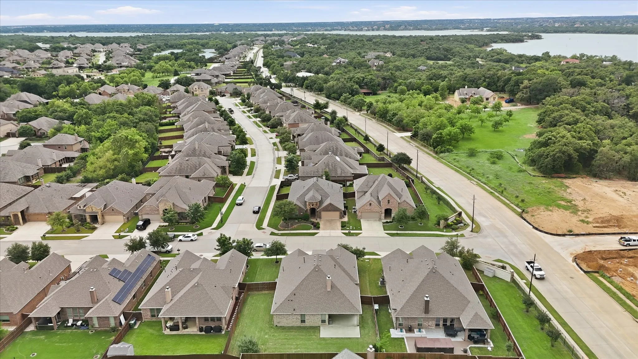 Single Family Residence For Sale in Denton County , 215 Equestrian Road, Hickory Creek, Texas 75065, 3 Bedroom, 2 Bathroom, 3 Garage spaces, 2,196 Sqft, built in 2017, Preowned, mls#21248317, Real Estate Agent in Hickory Creek, Homes For Sale in Denton county, Homes For Sale in Hickory Creek, Realtor in Hickory Creek Texas, Real Estate Brokerage Independent Realty Texas, Luminita Cordes Realtor