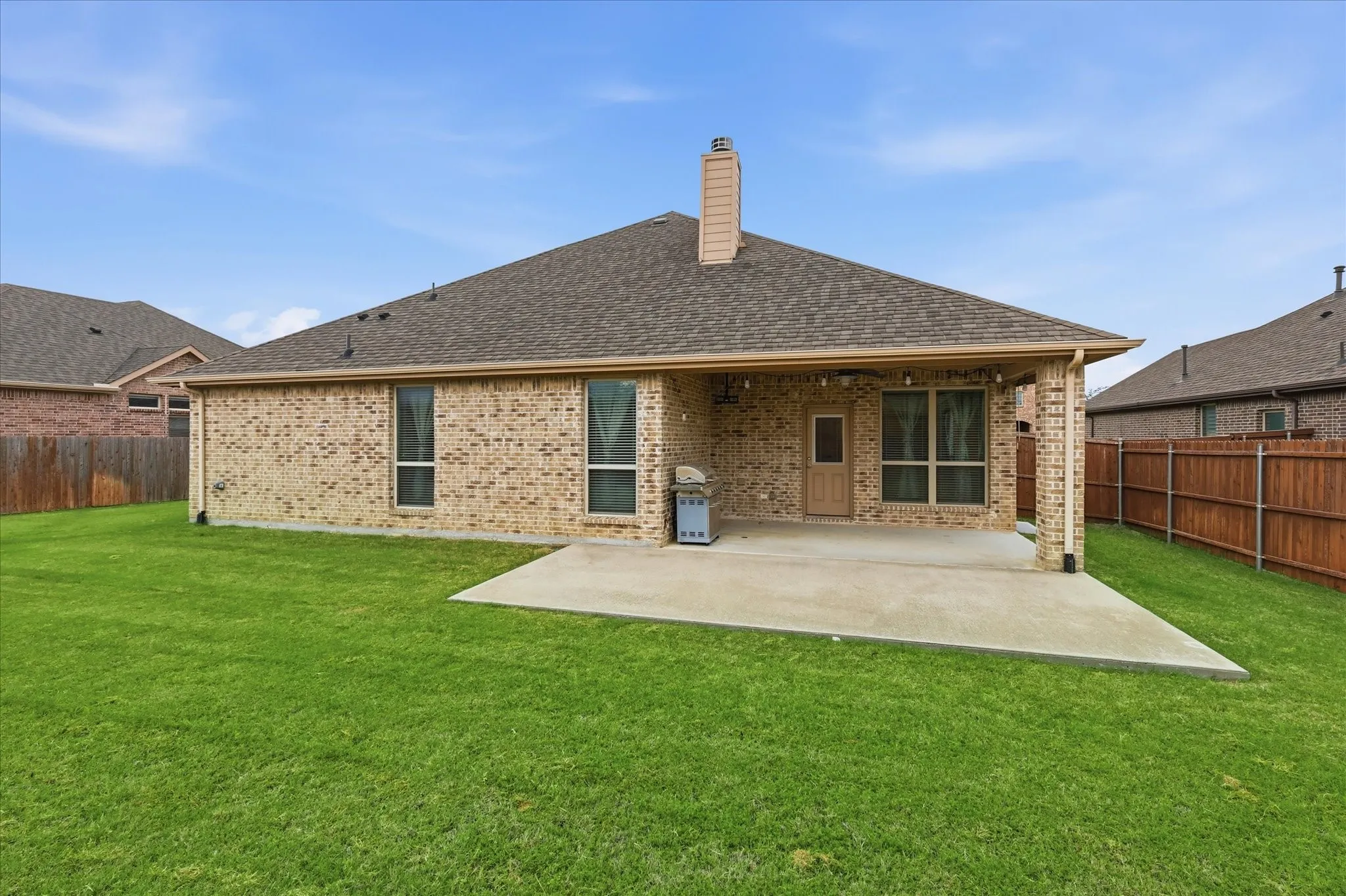 Single Family Residence For Sale in Denton County , 215 Equestrian Road, Hickory Creek, Texas 75065, 3 Bedroom, 2 Bathroom, 3 Garage spaces, 2,196 Sqft, built in 2017, Preowned, mls#21248317, Real Estate Agent in Hickory Creek, Homes For Sale in Denton county, Homes For Sale in Hickory Creek, Realtor in Hickory Creek Texas, Real Estate Brokerage Independent Realty Texas, Luminita Cordes Realtor