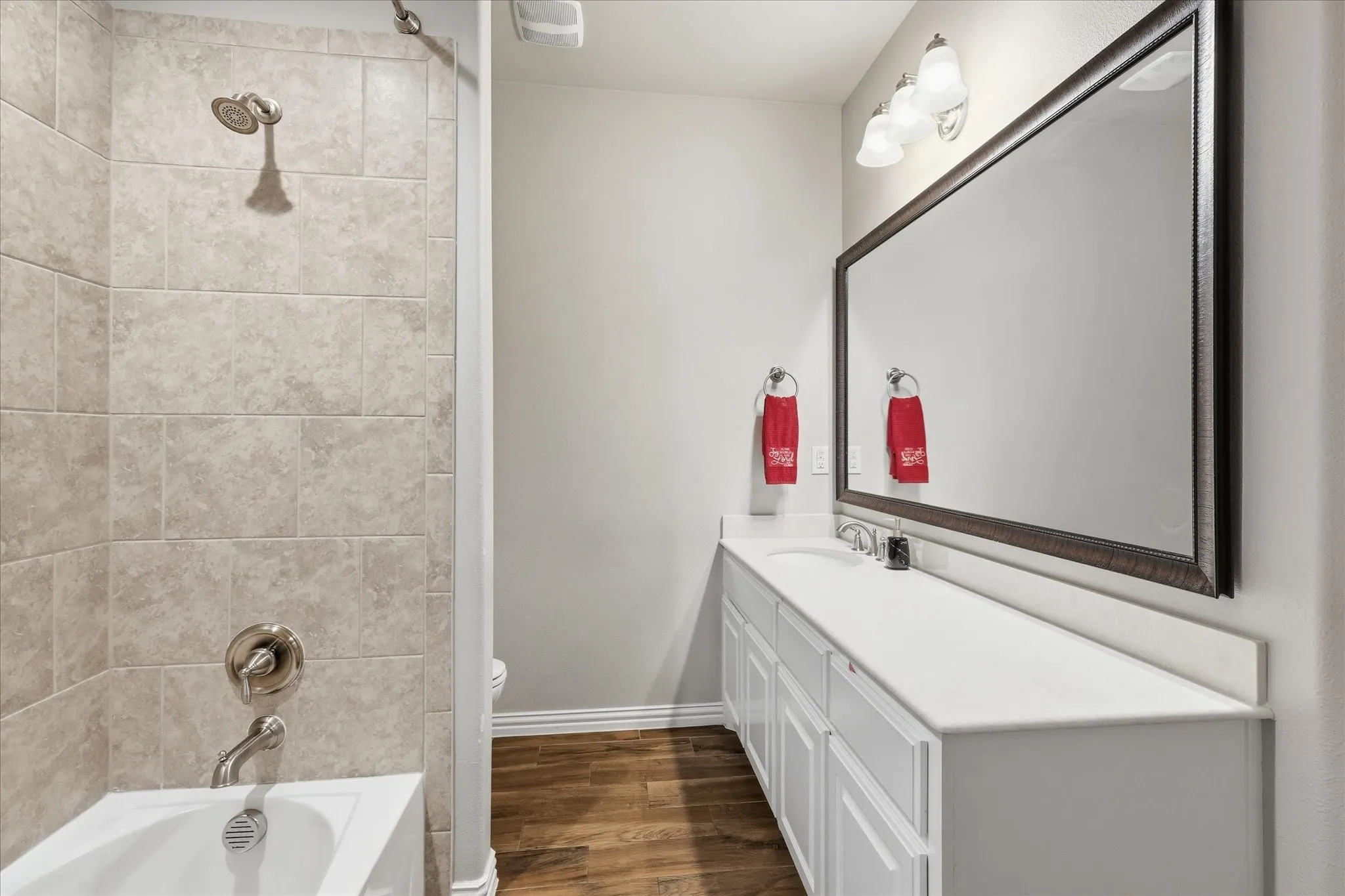 Single Family Residence For Sale in Denton County , 215 Equestrian Road, Hickory Creek, Texas 75065, 3 Bedroom, 2 Bathroom, 3 Garage spaces, 2,196 Sqft, built in 2017, Preowned, mls#21248317, Real Estate Agent in Hickory Creek, Homes For Sale in Denton county, Homes For Sale in Hickory Creek, Realtor in Hickory Creek Texas, Real Estate Brokerage Independent Realty Texas, Luminita Cordes Realtor