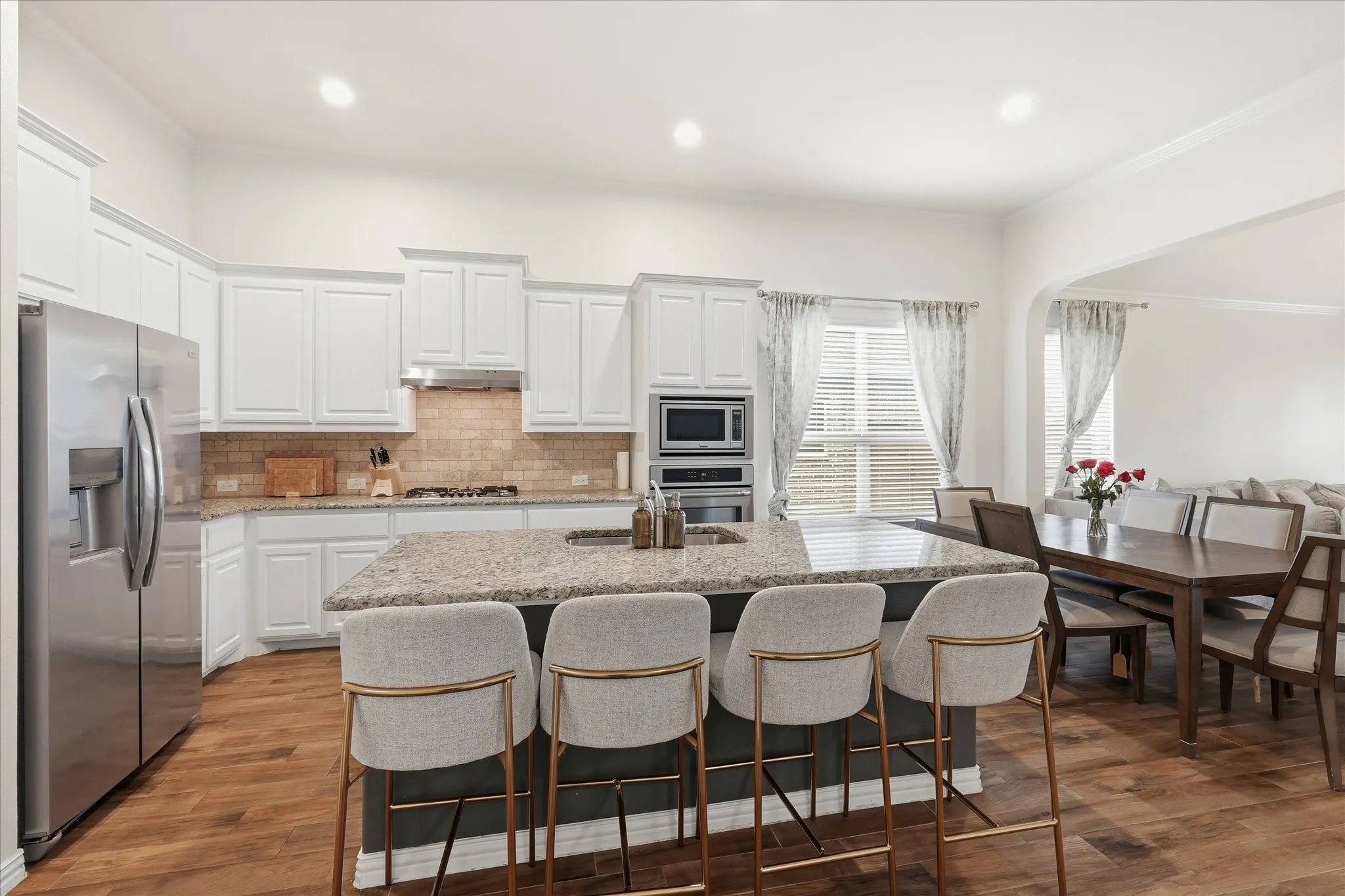 Single Family Residence For Sale in Denton County , 215 Equestrian Road, Hickory Creek, Texas 75065, 3 Bedroom, 2 Bathroom, 3 Garage spaces, 2,196 Sqft, built in 2017, Preowned, mls#21248317, Real Estate Agent in Hickory Creek, Homes For Sale in Denton county, Homes For Sale in Hickory Creek, Realtor in Hickory Creek Texas, Real Estate Brokerage Independent Realty Texas, Luminita Cordes Realtor