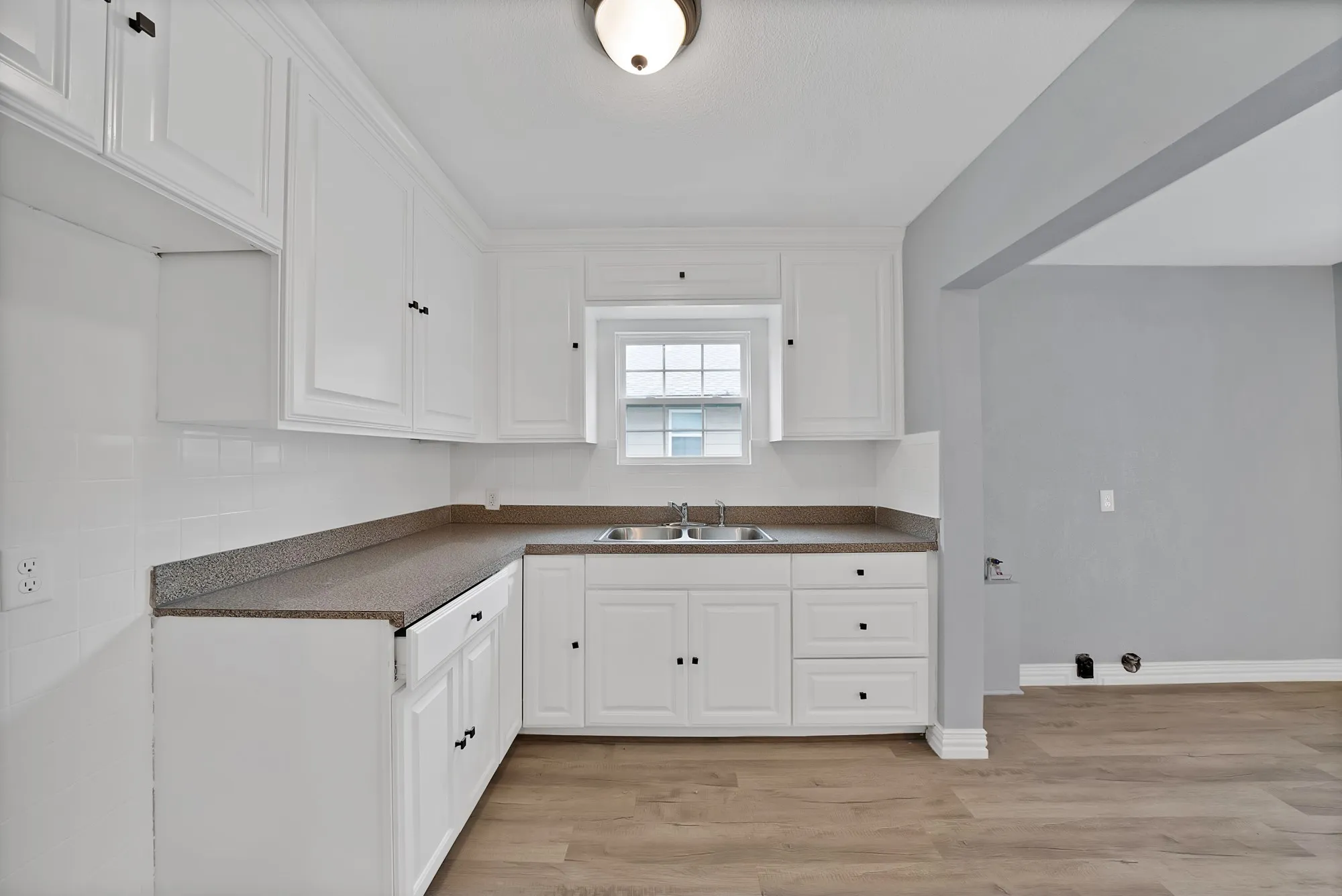 Single Family Residence For Sale in Tarrant County , 3449 Gordon Avenue, Fort Worth, Texas 76110, 3 Bedroom, 1 Bathroom, Garage spaces, 1,100 Sqft, built in 1950, mls#21247381, Real Estate Agent in Fort Worth, Homes For Sale in Tarrant county, Homes For Sale in Fort Worth, Realtor in Fort Worth Texas, Real Estate Brokerage Independent Realty Texas, Luminita Cordes Realtor