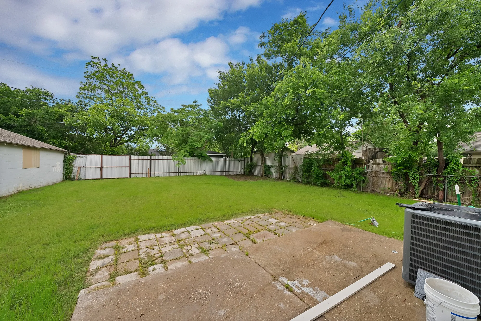 Single Family Residence For Sale in Tarrant County , 3449 Gordon Avenue, Fort Worth, Texas 76110, 3 Bedroom, 1 Bathroom, Garage spaces, 1,100 Sqft, built in 1950, mls#21247381, Real Estate Agent in Fort Worth, Homes For Sale in Tarrant county, Homes For Sale in Fort Worth, Realtor in Fort Worth Texas, Real Estate Brokerage Independent Realty Texas, Luminita Cordes Realtor