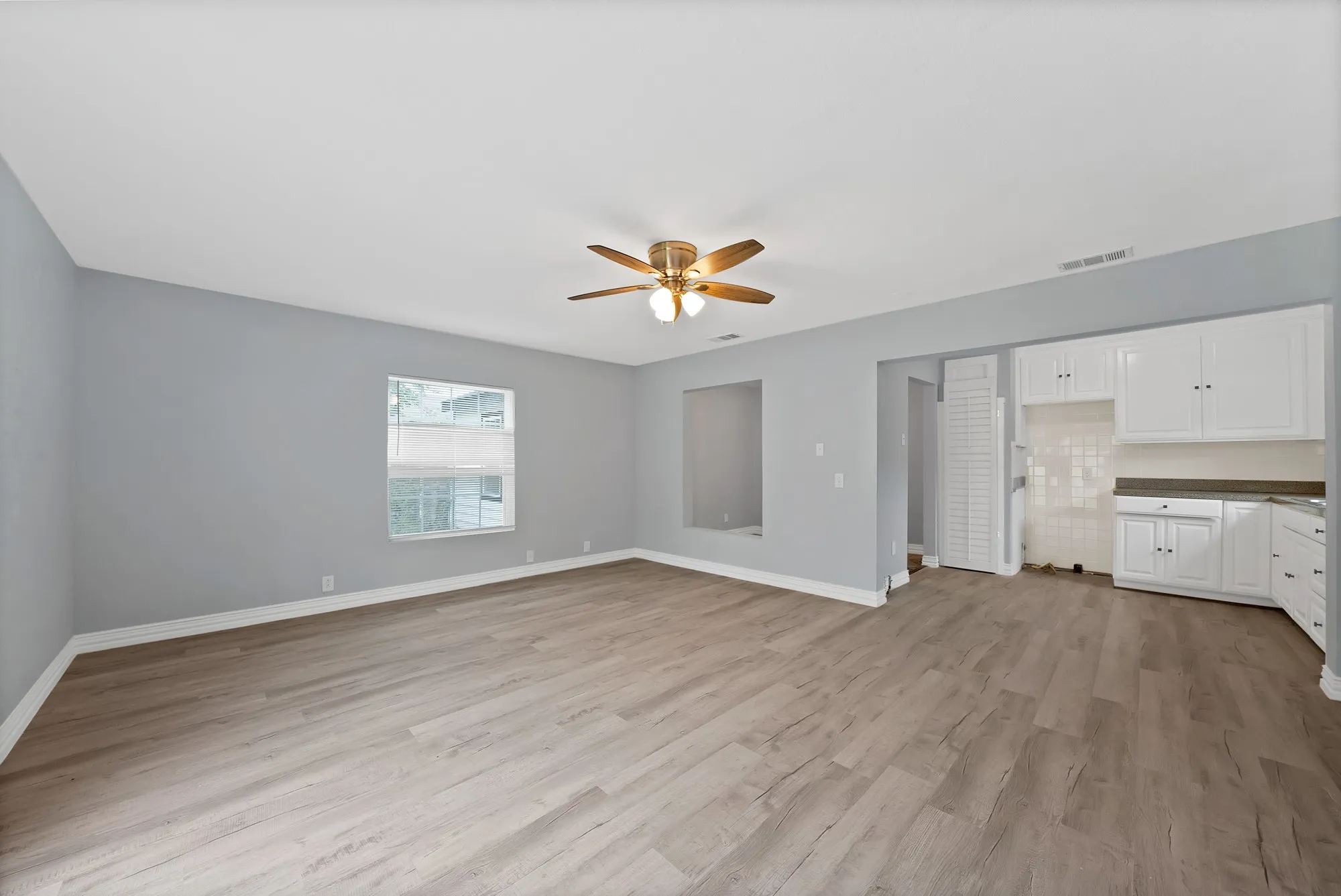 Single Family Residence For Sale in Tarrant County , 3449 Gordon Avenue, Fort Worth, Texas 76110, 3 Bedroom, 1 Bathroom, Garage spaces, 1,100 Sqft, built in 1950, mls#21247381, Real Estate Agent in Fort Worth, Homes For Sale in Tarrant county, Homes For Sale in Fort Worth, Realtor in Fort Worth Texas, Real Estate Brokerage Independent Realty Texas, Luminita Cordes Realtor