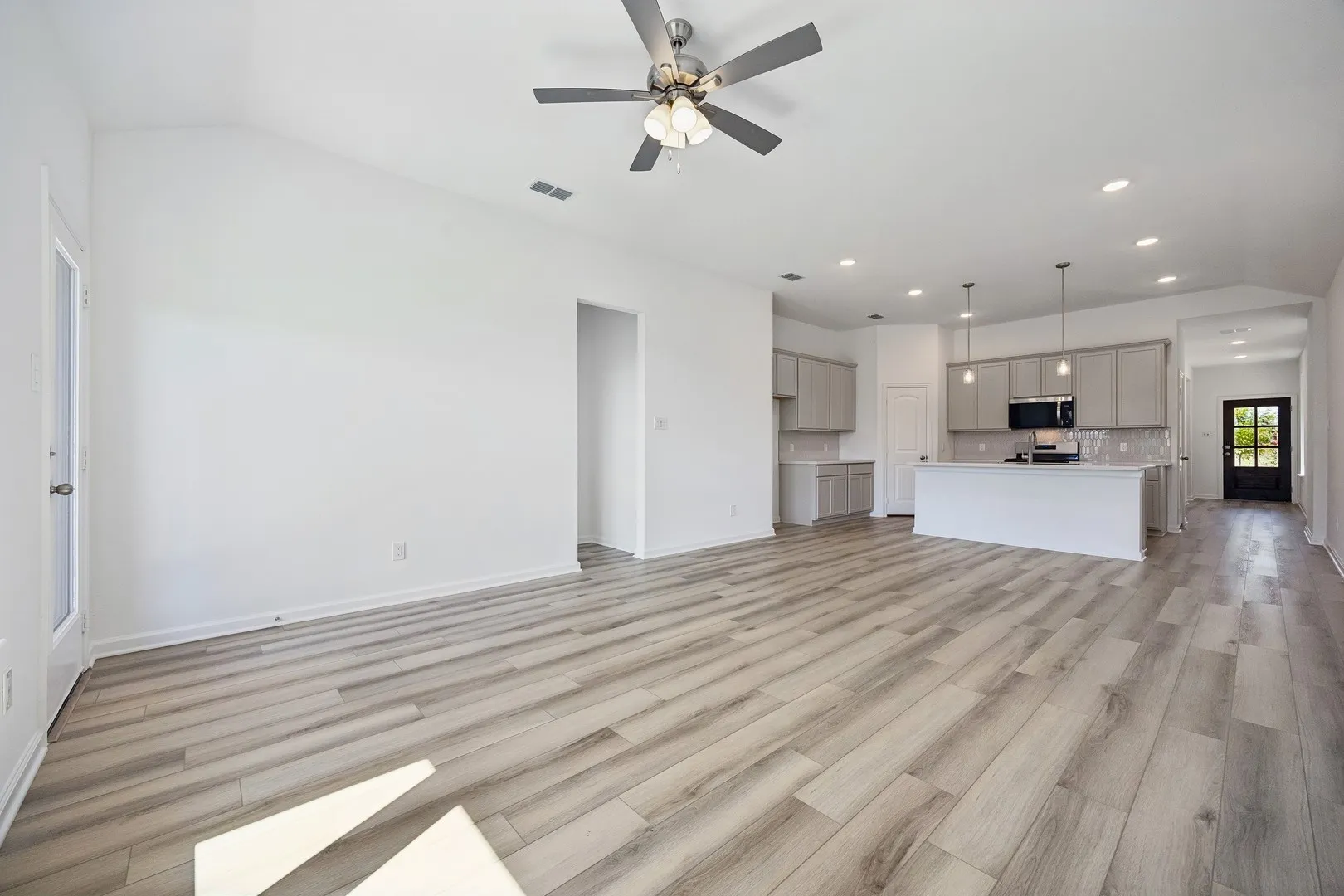 Single Family Residence For Sale in Kaufman County , 1021 Handel Road, Forney, Texas 75126, 3 Bedroom, 2 Bathroom, 2 Garage spaces, 1,574 Sqft, built in 2025, New Construction - Incomplete, mls#21250162, Real Estate Agent in Forney, Homes For Sale in Kaufman county, Homes For Sale in Forney, Realtor in Forney Texas, Real Estate Brokerage Independent Realty Texas, Luminita Cordes Realtor