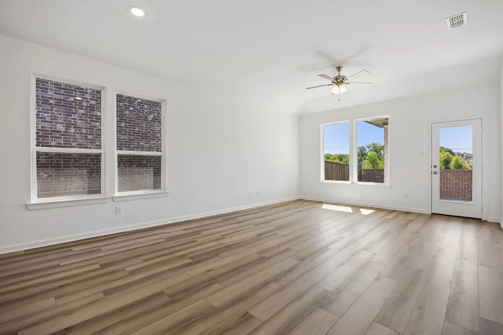 Single Family Residence For Sale in Kaufman County , 1021 Handel Road, Forney, Texas 75126, 3 Bedroom, 2 Bathroom, 2 Garage spaces, 1,574 Sqft, built in 2025, New Construction - Incomplete, mls#21250162, Real Estate Agent in Forney, Homes For Sale in Kaufman county, Homes For Sale in Forney, Realtor in Forney Texas, Real Estate Brokerage Independent Realty Texas, Luminita Cordes Realtor