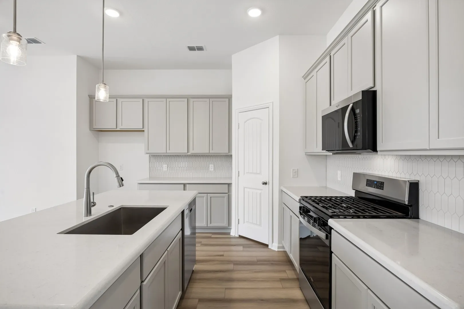 Single Family Residence For Sale in Kaufman County , 1021 Handel Road, Forney, Texas 75126, 3 Bedroom, 2 Bathroom, 2 Garage spaces, 1,574 Sqft, built in 2025, New Construction - Incomplete, mls#21250162, Real Estate Agent in Forney, Homes For Sale in Kaufman county, Homes For Sale in Forney, Realtor in Forney Texas, Real Estate Brokerage Independent Realty Texas, Luminita Cordes Realtor