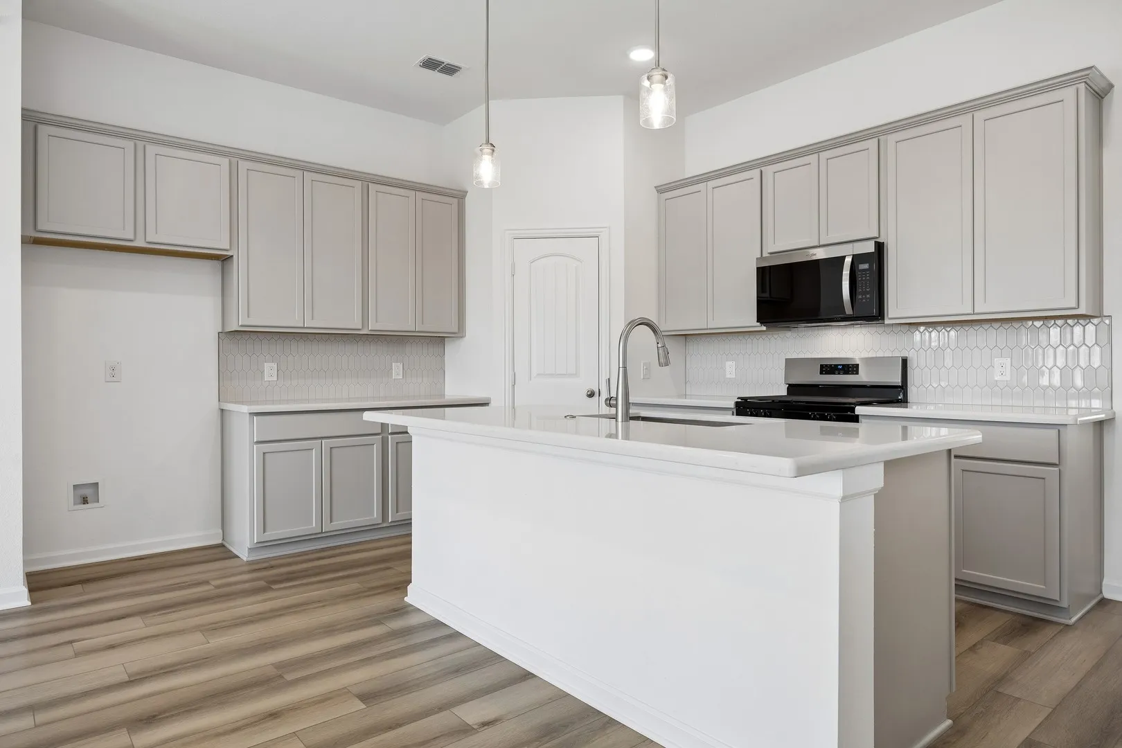 Single Family Residence For Sale in Kaufman County , 1021 Handel Road, Forney, Texas 75126, 3 Bedroom, 2 Bathroom, 2 Garage spaces, 1,574 Sqft, built in 2025, New Construction - Incomplete, mls#21250162, Real Estate Agent in Forney, Homes For Sale in Kaufman county, Homes For Sale in Forney, Realtor in Forney Texas, Real Estate Brokerage Independent Realty Texas, Luminita Cordes Realtor