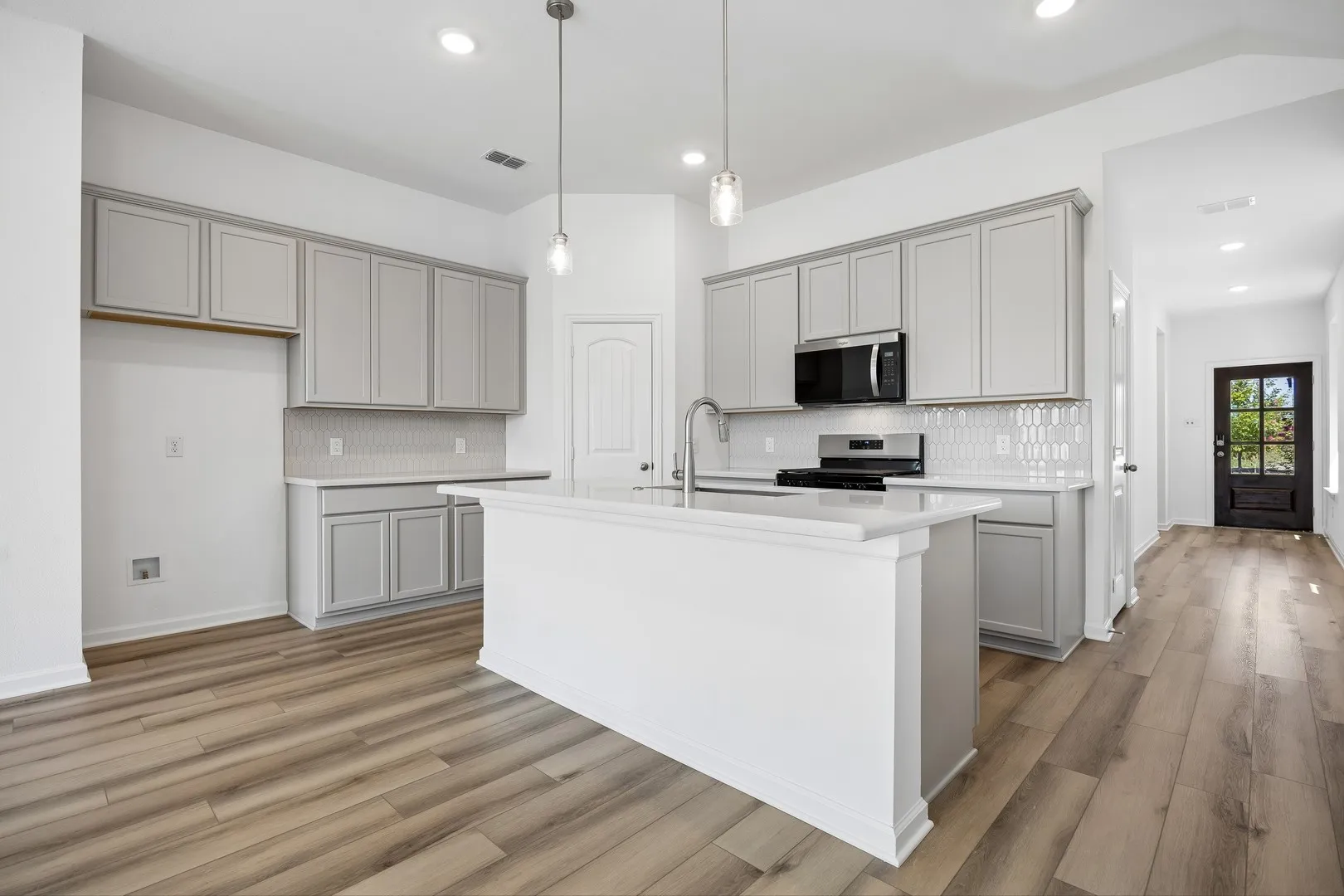 Single Family Residence For Sale in Kaufman County , 1021 Handel Road, Forney, Texas 75126, 3 Bedroom, 2 Bathroom, 2 Garage spaces, 1,574 Sqft, built in 2025, New Construction - Incomplete, mls#21250162, Real Estate Agent in Forney, Homes For Sale in Kaufman county, Homes For Sale in Forney, Realtor in Forney Texas, Real Estate Brokerage Independent Realty Texas, Luminita Cordes Realtor