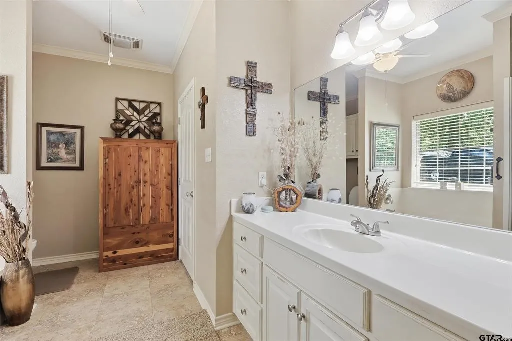 Single Family Residence For Sale in Wood County , 110 CR 2258, Mineola, Texas 75773, 3 Bedrooms, 2 Bathrooms, 2 Garage spaces, 2,033 Sqft, built in 2010, Price $419,000, mls#21250192, Real Estate Agent in Mineola, Homes For Sale in Wood county, Homes For Sale in Mineola, Realtor in Mineola Texas, Real Estate Brokerage Independent Realty Texas, Luminita Cordes Realtor