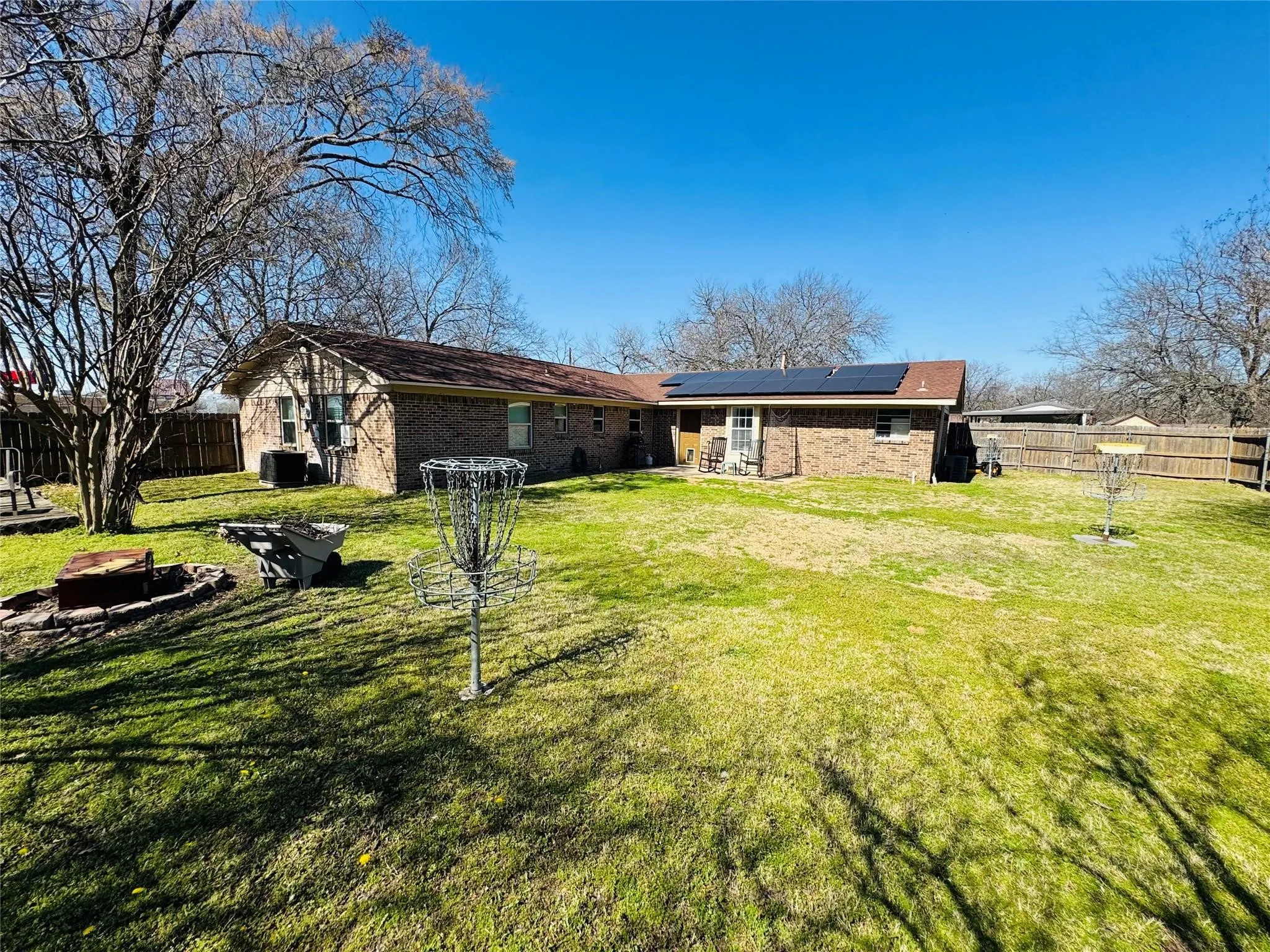 Single Family Residence For Sale in Kaufman County , 305 S 1st Street, Crandall, Texas 75114, 3 Bedrooms, 3 Bathrooms, Garage spaces, 1,968 Sqft, built in 1971, Price $265,999, mls#21250202, Real Estate Agent in Crandall, Homes For Sale in Kaufman county, Homes For Sale in Crandall, Realtor in Crandall Texas, Real Estate Brokerage Independent Realty Texas, Luminita Cordes Realtor