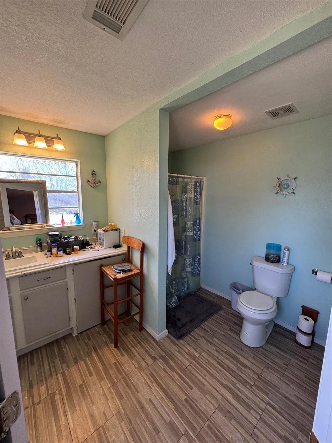 Single Family Residence For Sale in Kaufman County , 305 S 1st Street, Crandall, Texas 75114, 3 Bedrooms, 3 Bathrooms, Garage spaces, 1,968 Sqft, built in 1971, Price $265,999, mls#21250202, Real Estate Agent in Crandall, Homes For Sale in Kaufman county, Homes For Sale in Crandall, Realtor in Crandall Texas, Real Estate Brokerage Independent Realty Texas, Luminita Cordes Realtor
