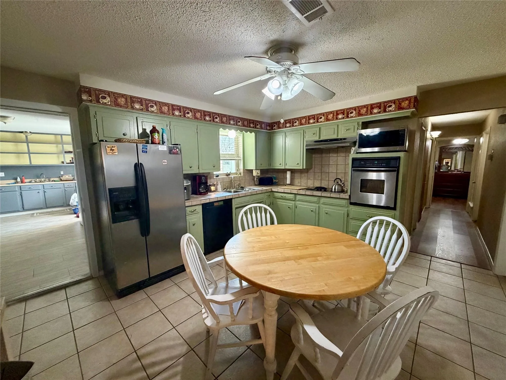 Single Family Residence For Sale in Kaufman County , 305 S 1st Street, Crandall, Texas 75114, 3 Bedrooms, 3 Bathrooms, Garage spaces, 1,968 Sqft, built in 1971, Price $265,999, mls#21250202, Real Estate Agent in Crandall, Homes For Sale in Kaufman county, Homes For Sale in Crandall, Realtor in Crandall Texas, Real Estate Brokerage Independent Realty Texas, Luminita Cordes Realtor