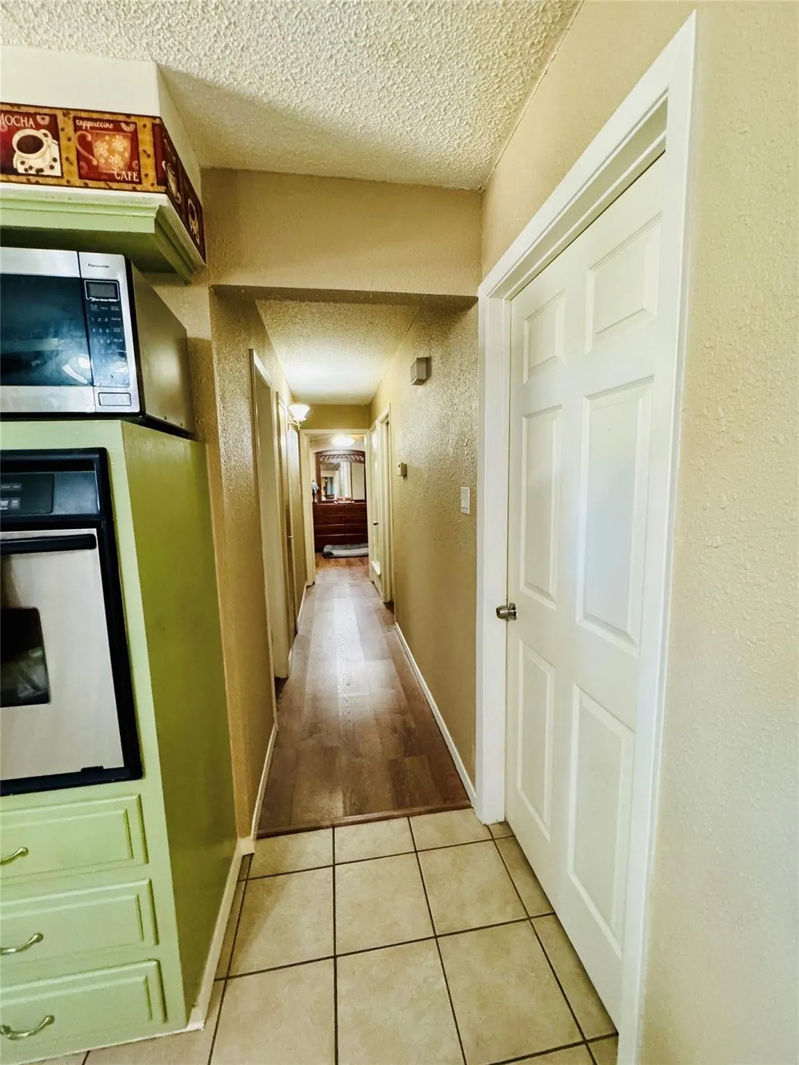 Single Family Residence For Sale in Kaufman County , 305 S 1st Street, Crandall, Texas 75114, 3 Bedrooms, 3 Bathrooms, Garage spaces, 1,968 Sqft, built in 1971, Price $265,999, mls#21250202, Real Estate Agent in Crandall, Homes For Sale in Kaufman county, Homes For Sale in Crandall, Realtor in Crandall Texas, Real Estate Brokerage Independent Realty Texas, Luminita Cordes Realtor