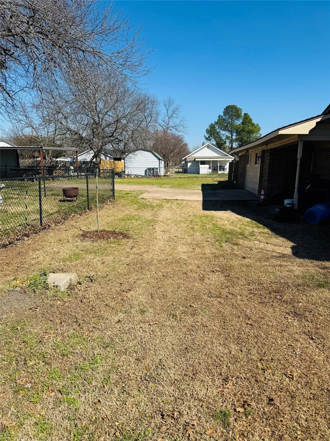 Single Family Residence For Sale in Kaufman County , 305 S 1st Street, Crandall, Texas 75114, 3 Bedrooms, 3 Bathrooms, Garage spaces, 1,968 Sqft, built in 1971, Price $265,999, mls#21250202, Real Estate Agent in Crandall, Homes For Sale in Kaufman county, Homes For Sale in Crandall, Realtor in Crandall Texas, Real Estate Brokerage Independent Realty Texas, Luminita Cordes Realtor