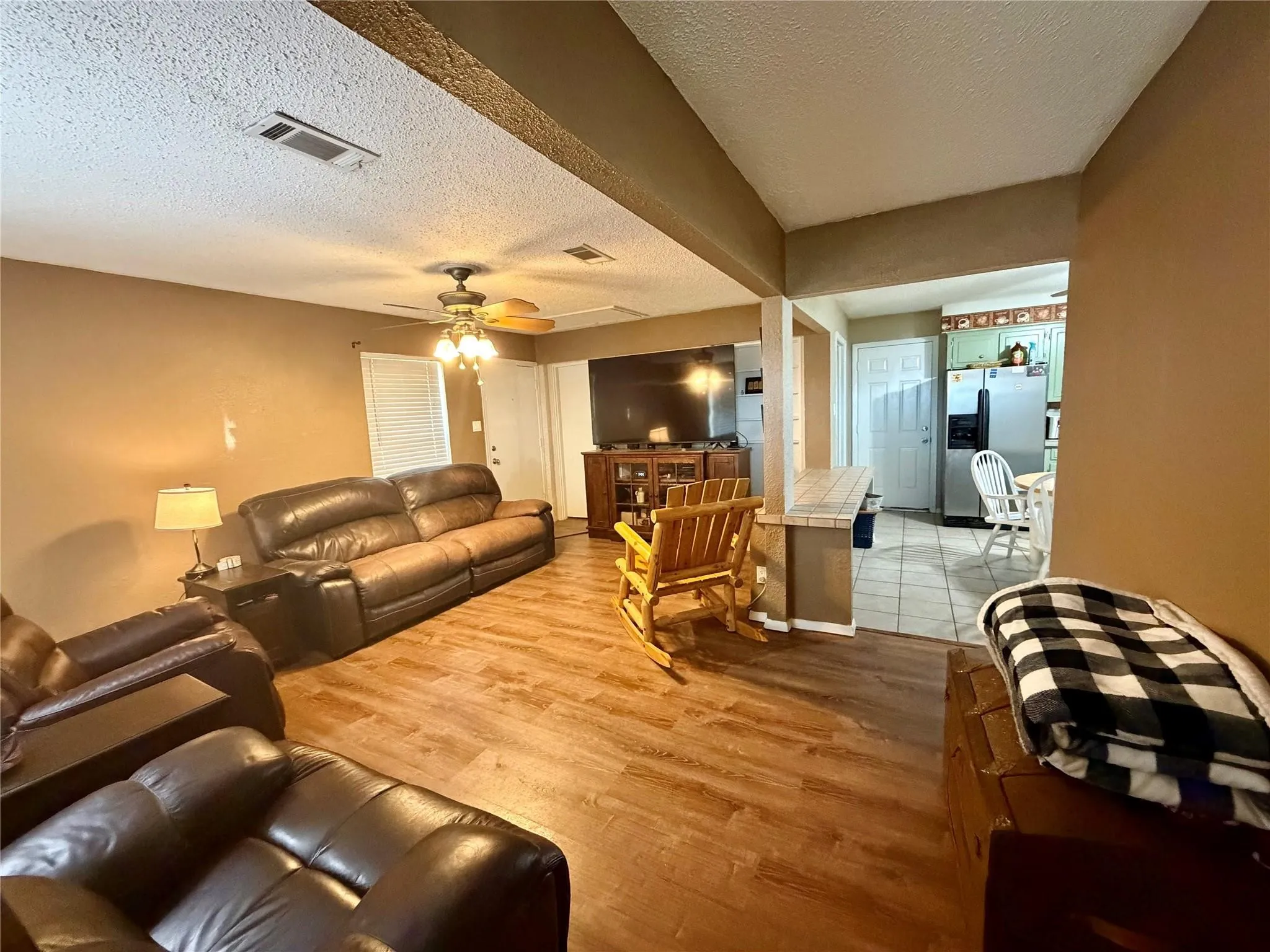 Single Family Residence For Sale in Kaufman County , 305 S 1st Street, Crandall, Texas 75114, 3 Bedrooms, 3 Bathrooms, Garage spaces, 1,968 Sqft, built in 1971, Price $265,999, mls#21250202, Real Estate Agent in Crandall, Homes For Sale in Kaufman county, Homes For Sale in Crandall, Realtor in Crandall Texas, Real Estate Brokerage Independent Realty Texas, Luminita Cordes Realtor
