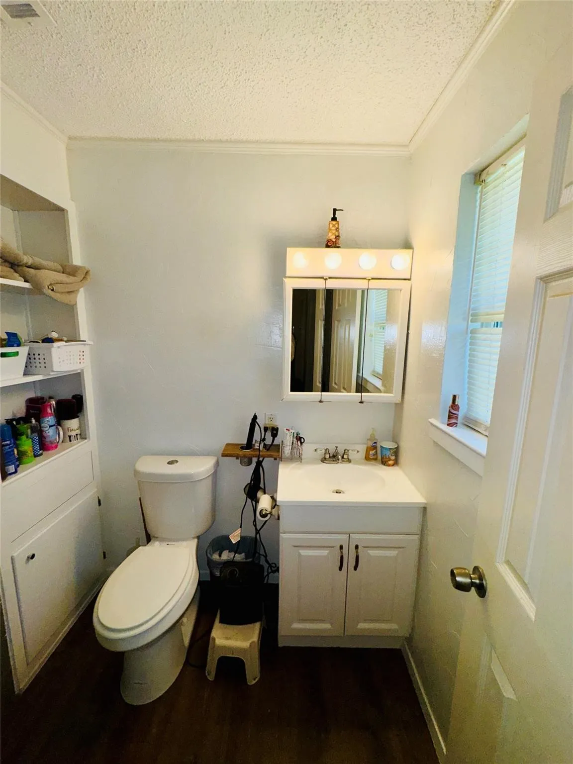 Single Family Residence For Sale in Kaufman County , 305 S 1st Street, Crandall, Texas 75114, 3 Bedrooms, 3 Bathrooms, Garage spaces, 1,968 Sqft, built in 1971, Price $265,999, mls#21250202, Real Estate Agent in Crandall, Homes For Sale in Kaufman county, Homes For Sale in Crandall, Realtor in Crandall Texas, Real Estate Brokerage Independent Realty Texas, Luminita Cordes Realtor