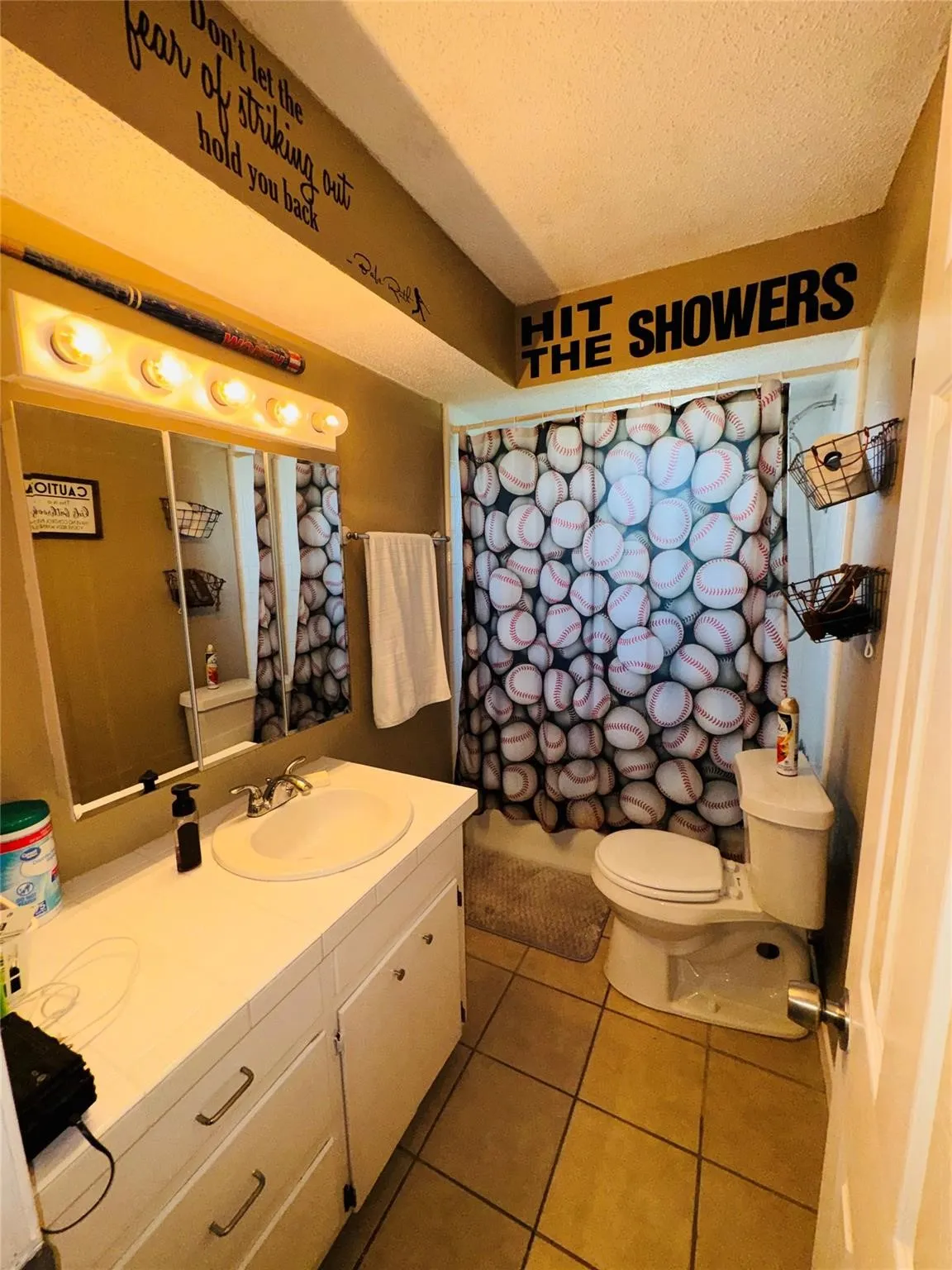 Single Family Residence For Sale in Kaufman County , 305 S 1st Street, Crandall, Texas 75114, 3 Bedrooms, 3 Bathrooms, Garage spaces, 1,968 Sqft, built in 1971, Price $265,999, mls#21250202, Real Estate Agent in Crandall, Homes For Sale in Kaufman county, Homes For Sale in Crandall, Realtor in Crandall Texas, Real Estate Brokerage Independent Realty Texas, Luminita Cordes Realtor