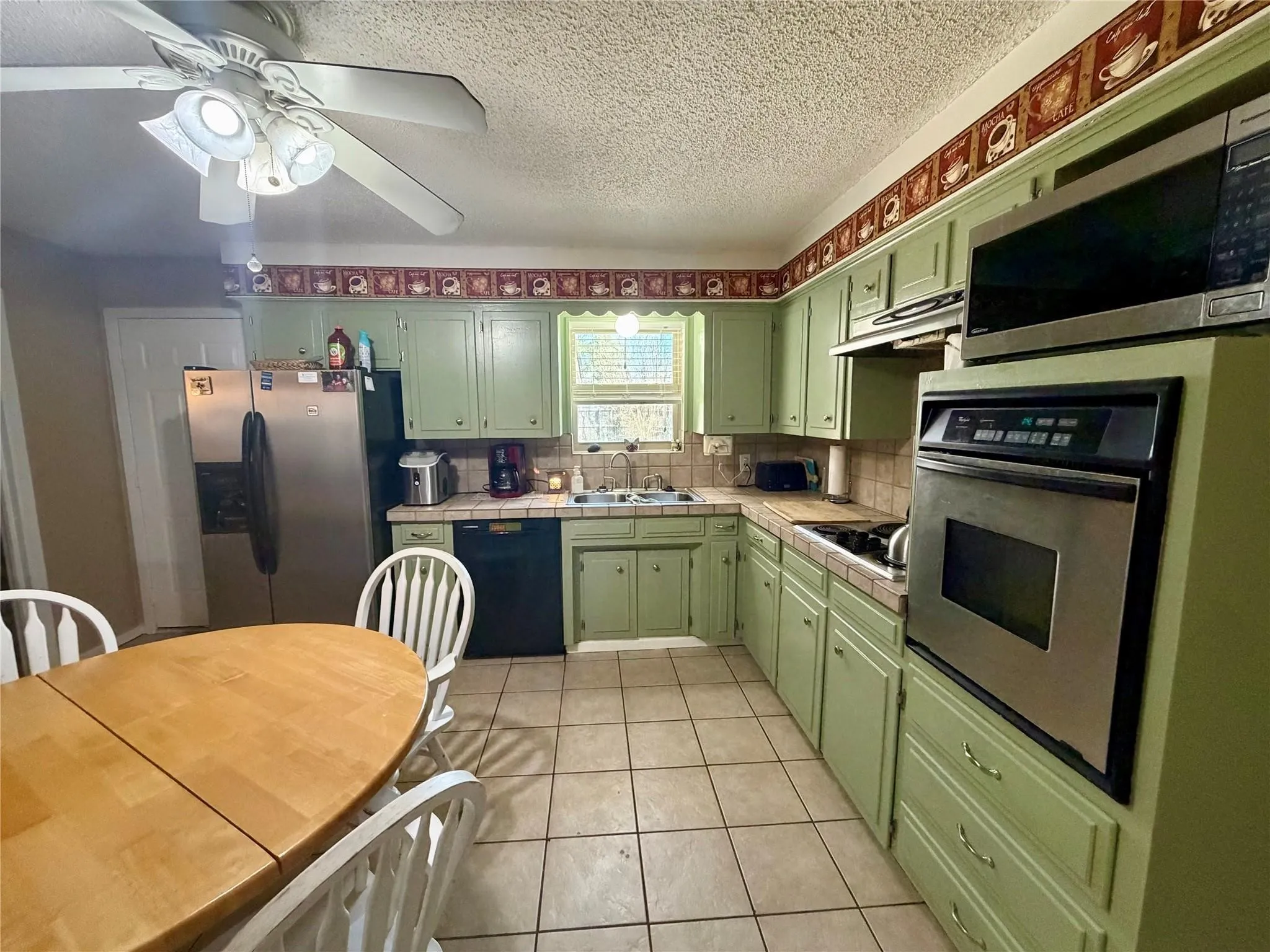 Single Family Residence For Sale in Kaufman County , 305 S 1st Street, Crandall, Texas 75114, 3 Bedrooms, 3 Bathrooms, Garage spaces, 1,968 Sqft, built in 1971, Price $265,999, mls#21250202, Real Estate Agent in Crandall, Homes For Sale in Kaufman county, Homes For Sale in Crandall, Realtor in Crandall Texas, Real Estate Brokerage Independent Realty Texas, Luminita Cordes Realtor