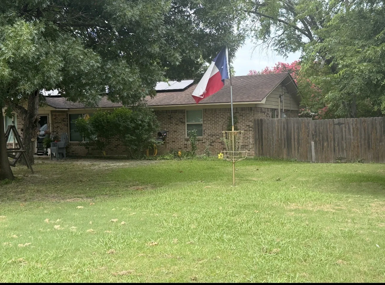 Single Family Residence For Sale in Kaufman County , 305 S 1st Street, Crandall, Texas 75114, 3 Bedrooms, 3 Bathrooms, Garage spaces, 1,968 Sqft, built in 1971, Price $265,999, mls#21250202, Real Estate Agent in Crandall, Homes For Sale in Kaufman county, Homes For Sale in Crandall, Realtor in Crandall Texas, Real Estate Brokerage Independent Realty Texas, Luminita Cordes Realtor