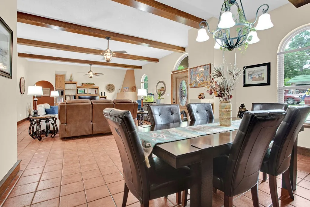 Single Family Residence For Sale in Smith County , 1363 Bridle Path Lane, Hideaway, Texas 75771, 3 Bedrooms, 2 Bathrooms, 2 Garage spaces, 2,300 Sqft, built in 1992, Preowned, Price $515,000, mls#21250218, Real Estate Agent in Hideaway, Homes For Sale in Smith county, Homes For Sale in Hideaway, Realtor in Hideaway Texas, Real Estate Brokerage Independent Realty Texas, Luminita Cordes Realtor