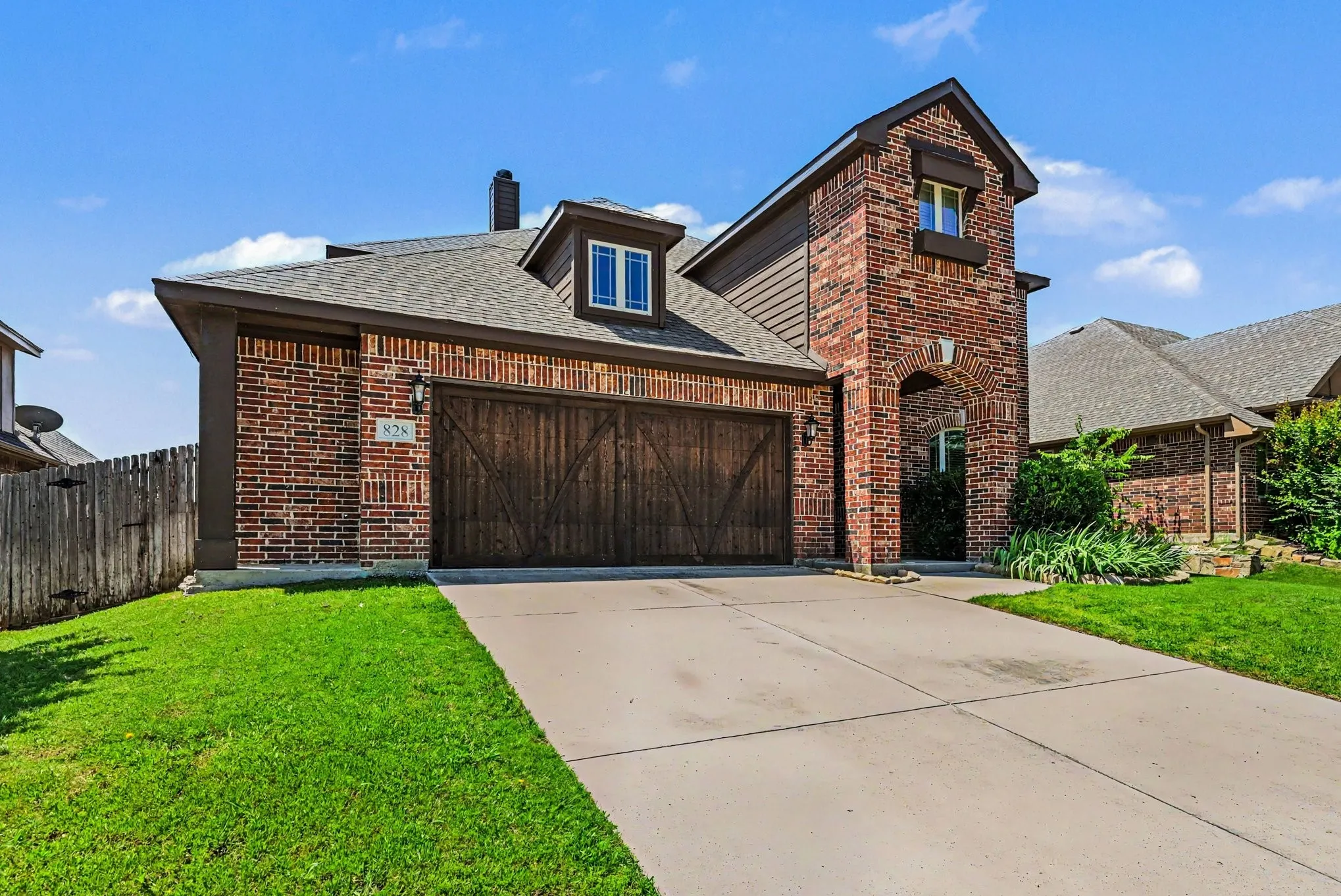 Single Family Residence For Sale in Parker County , 828 Sunflower Court, Aledo, Texas 76008, 6 Bedroom, 4 Bathroom, 2 Garage spaces, 3,269 Sqft, built in 2016, mls#21250158, Real Estate Agent in Aledo, Homes For Sale in Parker county, Homes For Sale in Aledo, Realtor in Aledo Texas, Real Estate Brokerage Independent Realty Texas, Luminita Cordes Realtor
