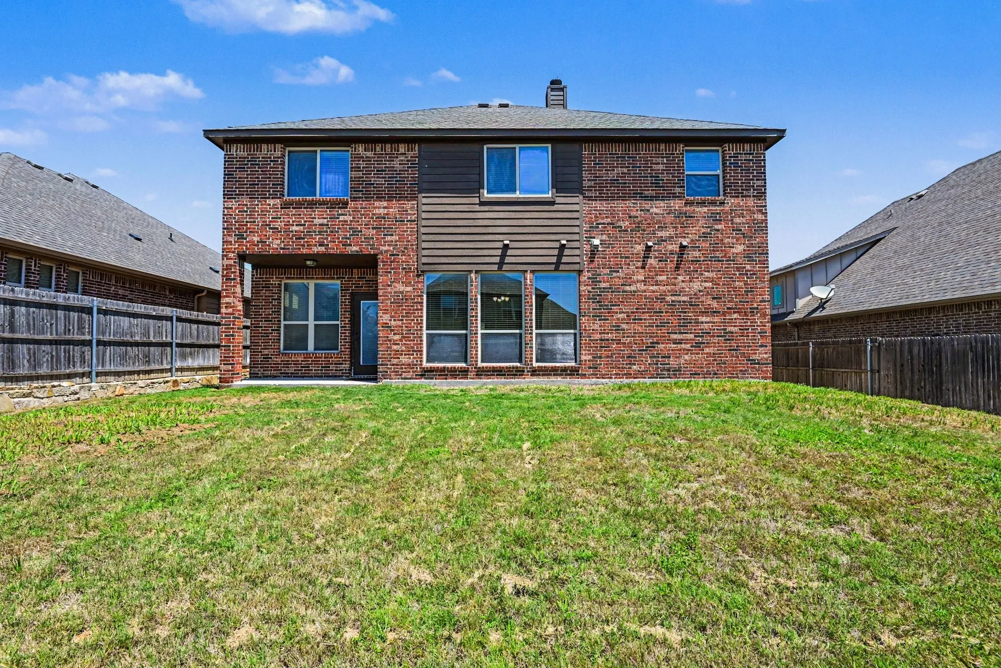 Single Family Residence For Sale in Parker County , 828 Sunflower Court, Aledo, Texas 76008, 6 Bedroom, 4 Bathroom, 2 Garage spaces, 3,269 Sqft, built in 2016, mls#21250158, Real Estate Agent in Aledo, Homes For Sale in Parker county, Homes For Sale in Aledo, Realtor in Aledo Texas, Real Estate Brokerage Independent Realty Texas, Luminita Cordes Realtor