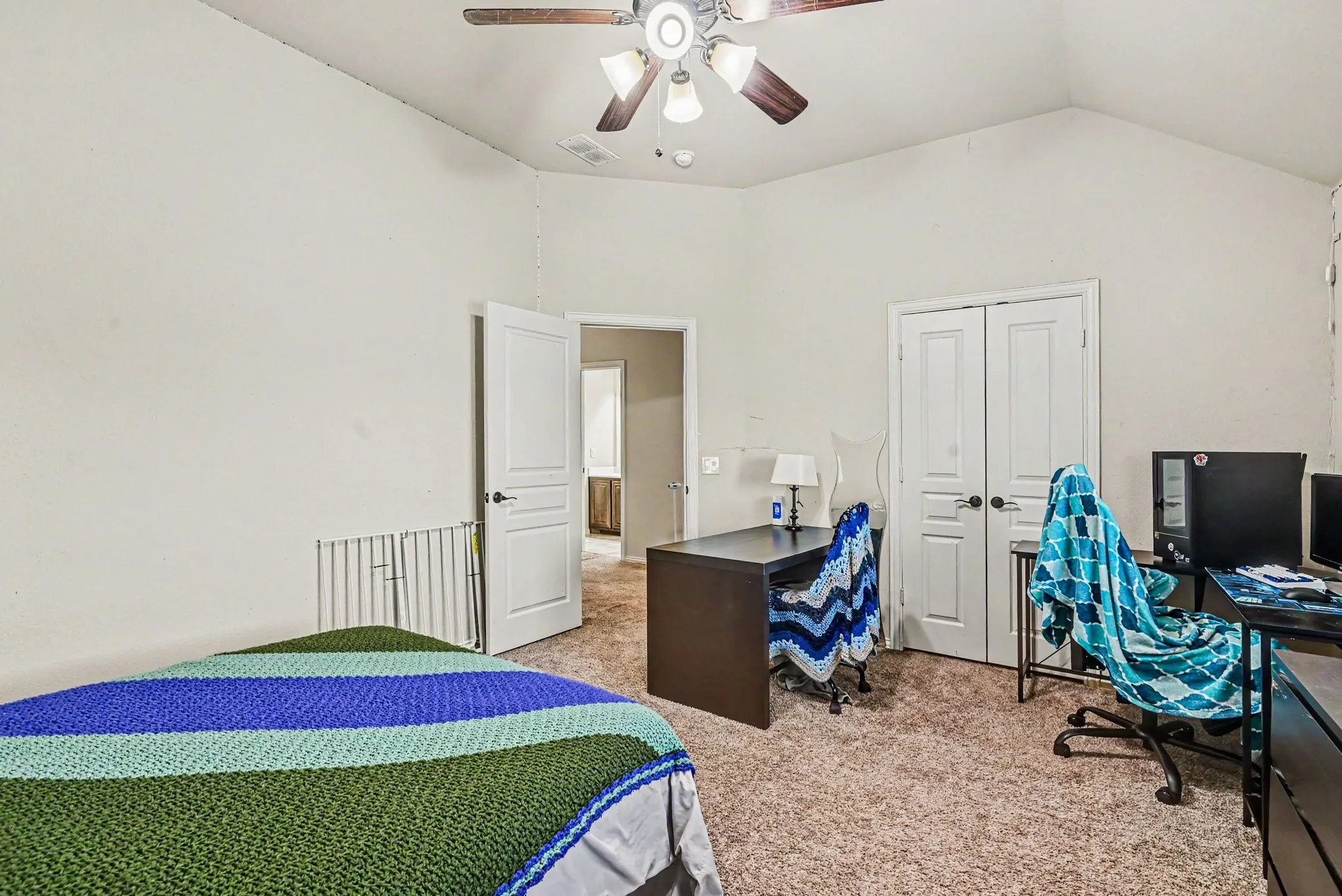 Single Family Residence For Sale in Parker County , 828 Sunflower Court, Aledo, Texas 76008, 6 Bedroom, 4 Bathroom, 2 Garage spaces, 3,269 Sqft, built in 2016, mls#21250158, Real Estate Agent in Aledo, Homes For Sale in Parker county, Homes For Sale in Aledo, Realtor in Aledo Texas, Real Estate Brokerage Independent Realty Texas, Luminita Cordes Realtor