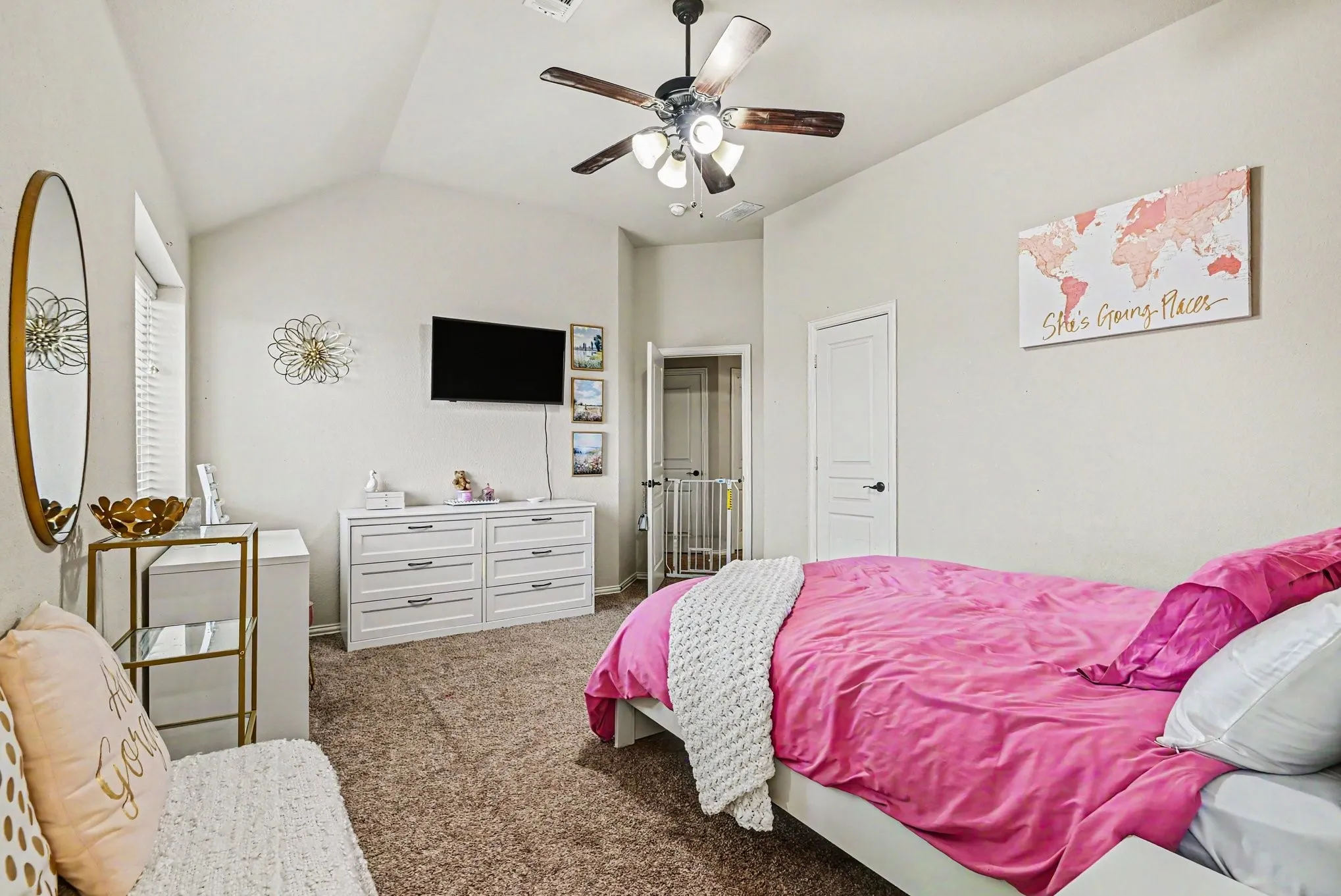 Single Family Residence For Sale in Parker County , 828 Sunflower Court, Aledo, Texas 76008, 6 Bedroom, 4 Bathroom, 2 Garage spaces, 3,269 Sqft, built in 2016, mls#21250158, Real Estate Agent in Aledo, Homes For Sale in Parker county, Homes For Sale in Aledo, Realtor in Aledo Texas, Real Estate Brokerage Independent Realty Texas, Luminita Cordes Realtor