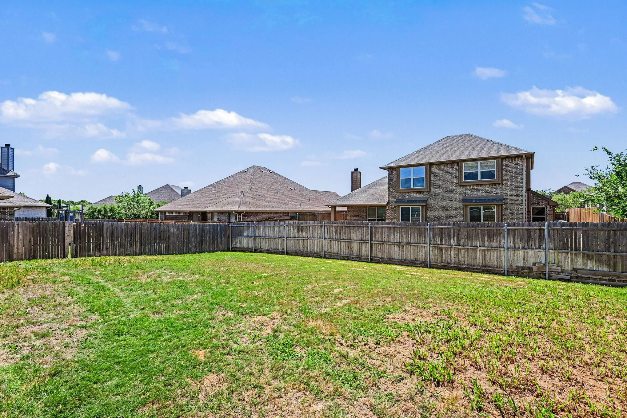 Single Family Residence For Sale in Parker County , 828 Sunflower Court, Aledo, Texas 76008, 6 Bedroom, 4 Bathroom, 2 Garage spaces, 3,269 Sqft, built in 2016, mls#21250158, Real Estate Agent in Aledo, Homes For Sale in Parker county, Homes For Sale in Aledo, Realtor in Aledo Texas, Real Estate Brokerage Independent Realty Texas, Luminita Cordes Realtor