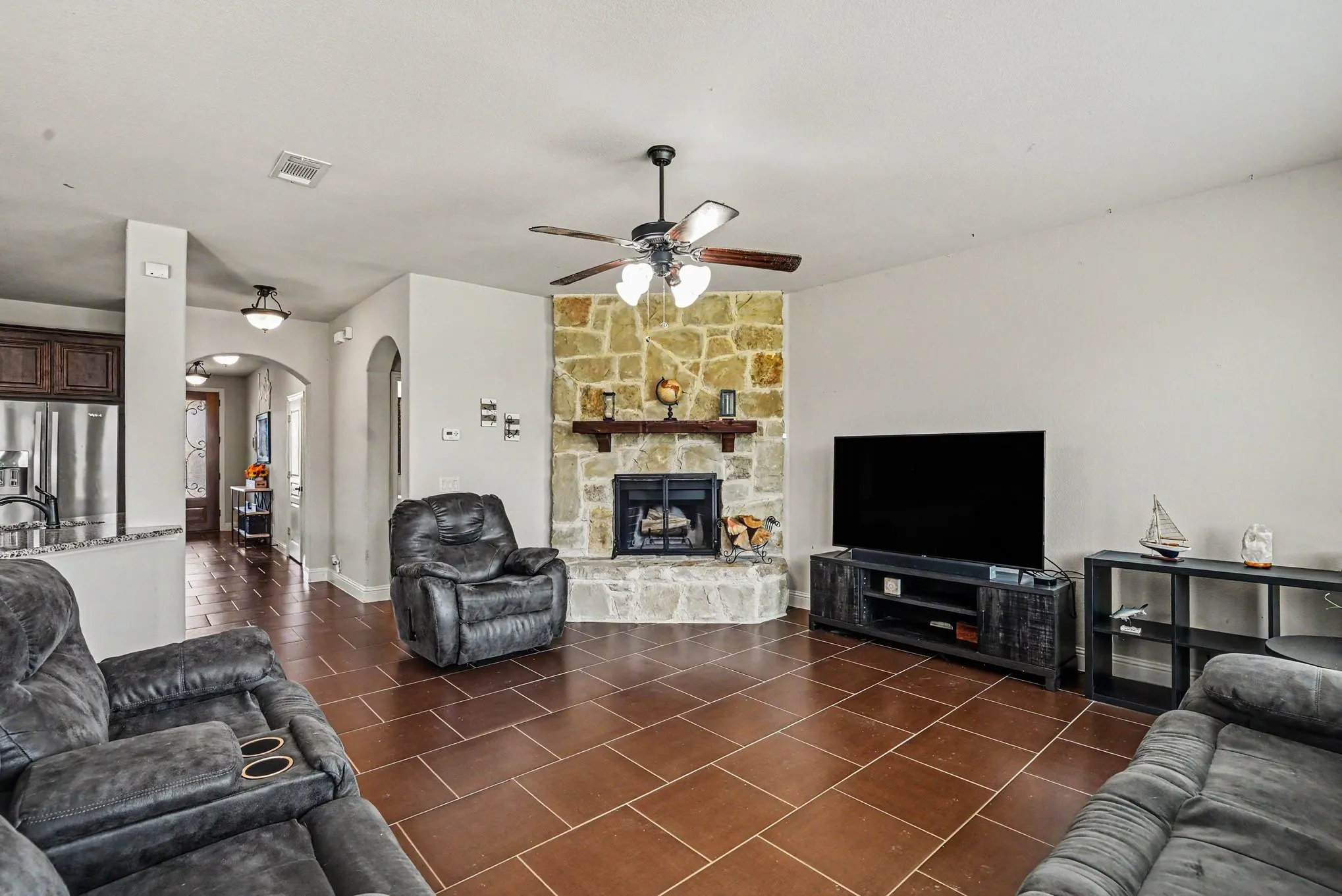 Single Family Residence For Sale in Parker County , 828 Sunflower Court, Aledo, Texas 76008, 6 Bedroom, 4 Bathroom, 2 Garage spaces, 3,269 Sqft, built in 2016, mls#21250158, Real Estate Agent in Aledo, Homes For Sale in Parker county, Homes For Sale in Aledo, Realtor in Aledo Texas, Real Estate Brokerage Independent Realty Texas, Luminita Cordes Realtor