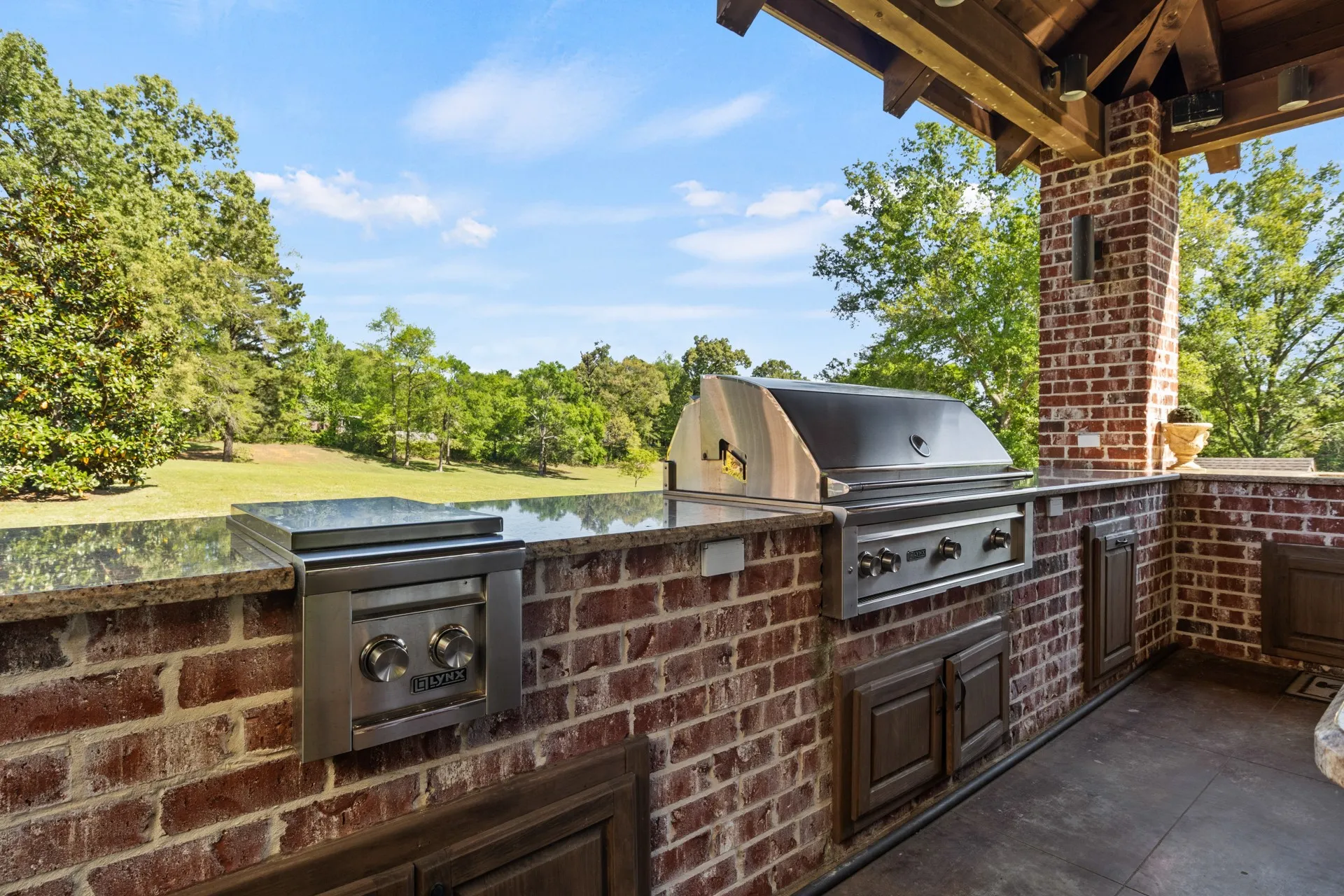 Farm For Sale in Camp County , 6 County Road 1215, Pittsburg, Texas 75686, 4 Bedroom, 4 Bathroom, 2 Garage spaces, 3,880 Sqft, built in 2006, mls#21249788, Real Estate Agent in Pittsburg, Homes For Sale in Camp county, Homes For Sale in Pittsburg, Realtor in Pittsburg Texas, Real Estate Brokerage Independent Realty Texas, Luminita Cordes Realtor