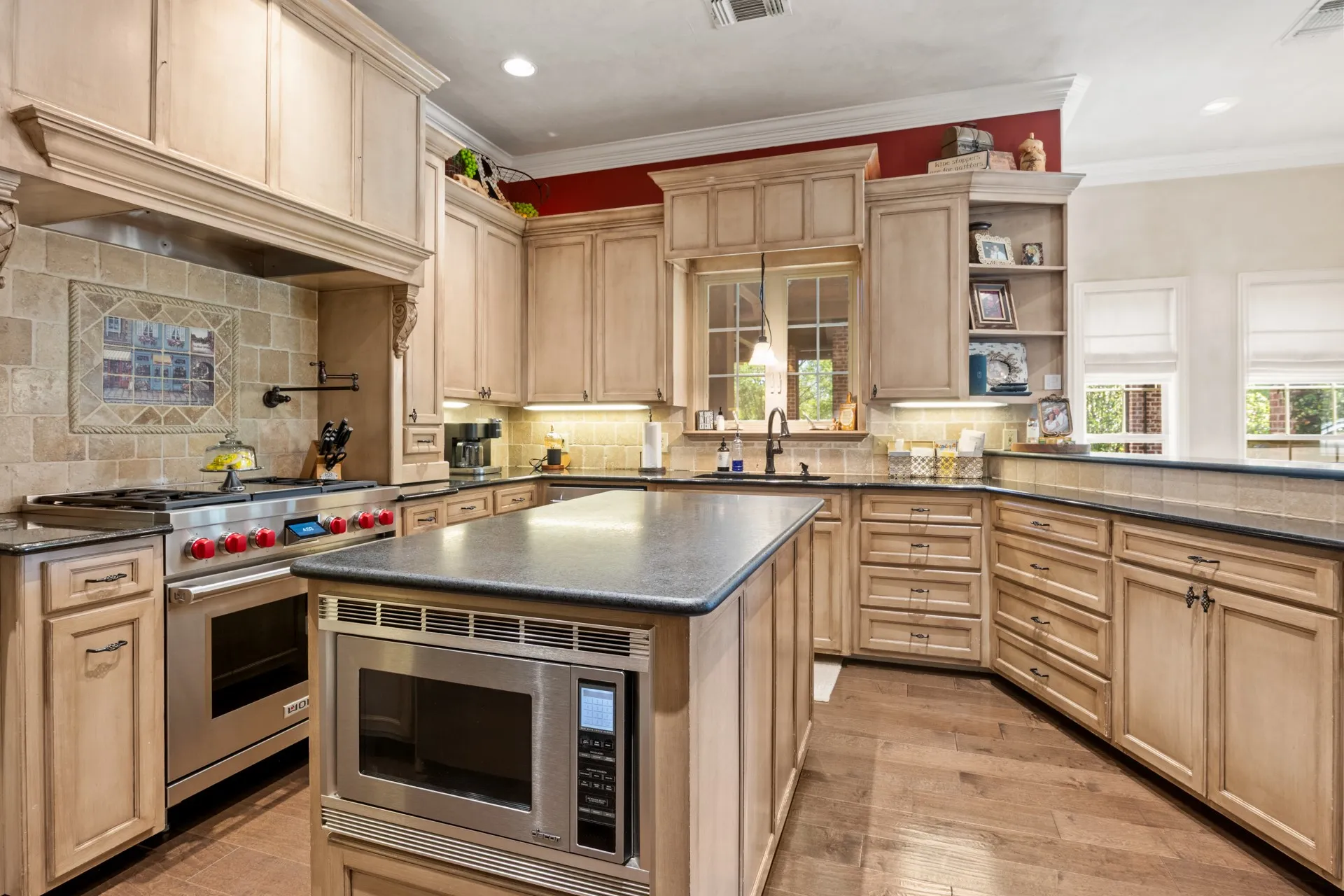 Farm For Sale in Camp County , 6 County Road 1215, Pittsburg, Texas 75686, 4 Bedroom, 4 Bathroom, 2 Garage spaces, 3,880 Sqft, built in 2006, mls#21249788, Real Estate Agent in Pittsburg, Homes For Sale in Camp county, Homes For Sale in Pittsburg, Realtor in Pittsburg Texas, Real Estate Brokerage Independent Realty Texas, Luminita Cordes Realtor