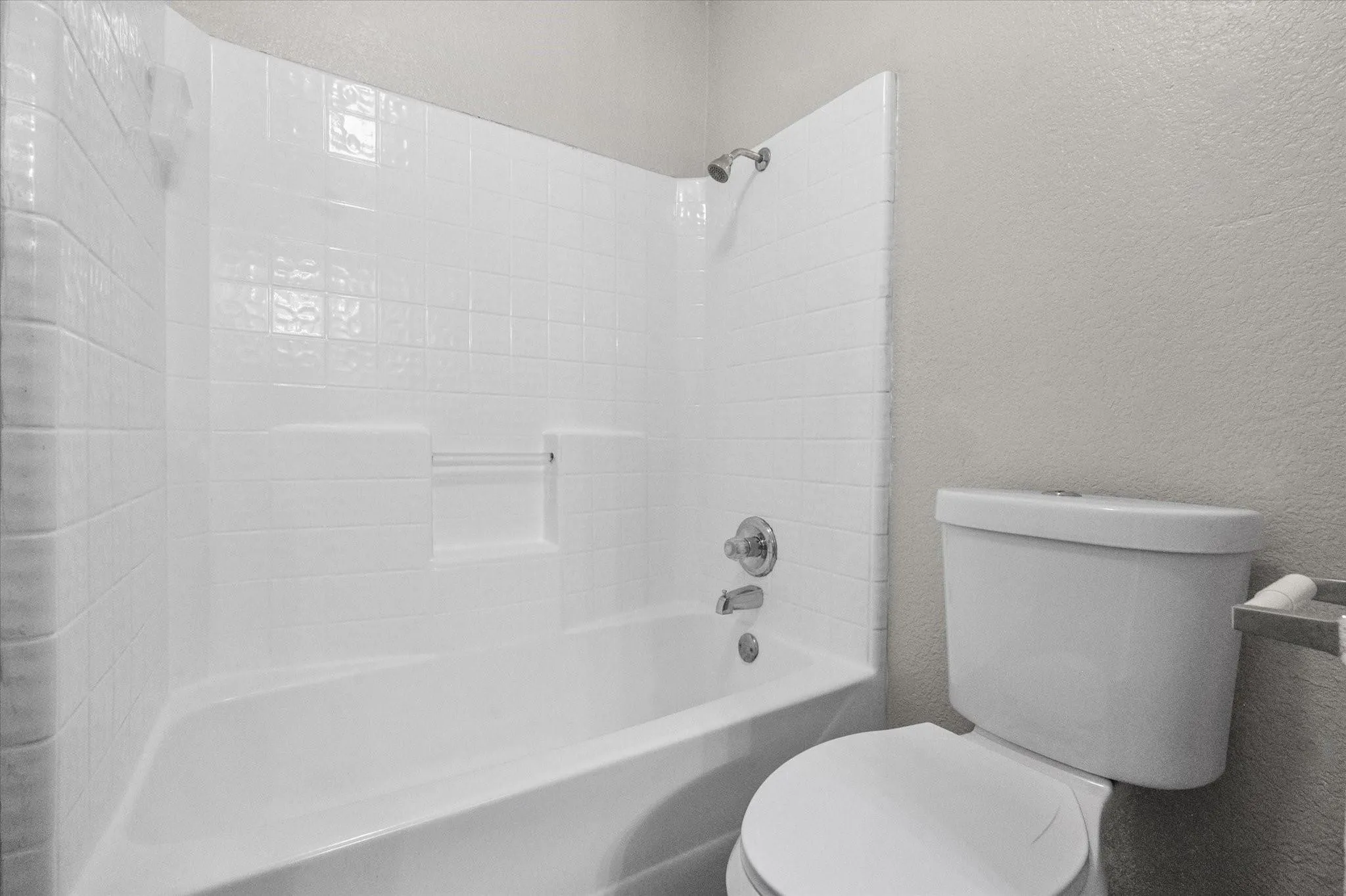 Duplex For Rent in Tarrant County , 404 Kings Way Drive, Mansfield, Texas 76063, 3 Bedroom, 2 Bathroom, Garage spaces, 2,470 Sqft, built in 2001, mls#21250129, Real Estate Agent in Mansfield, Homes For Rent in Tarrant county, Homes For Rent in Mansfield, Realtor in Mansfield Texas, Real Estate Brokerage Independent Realty Texas, Luminita Cordes Realtor