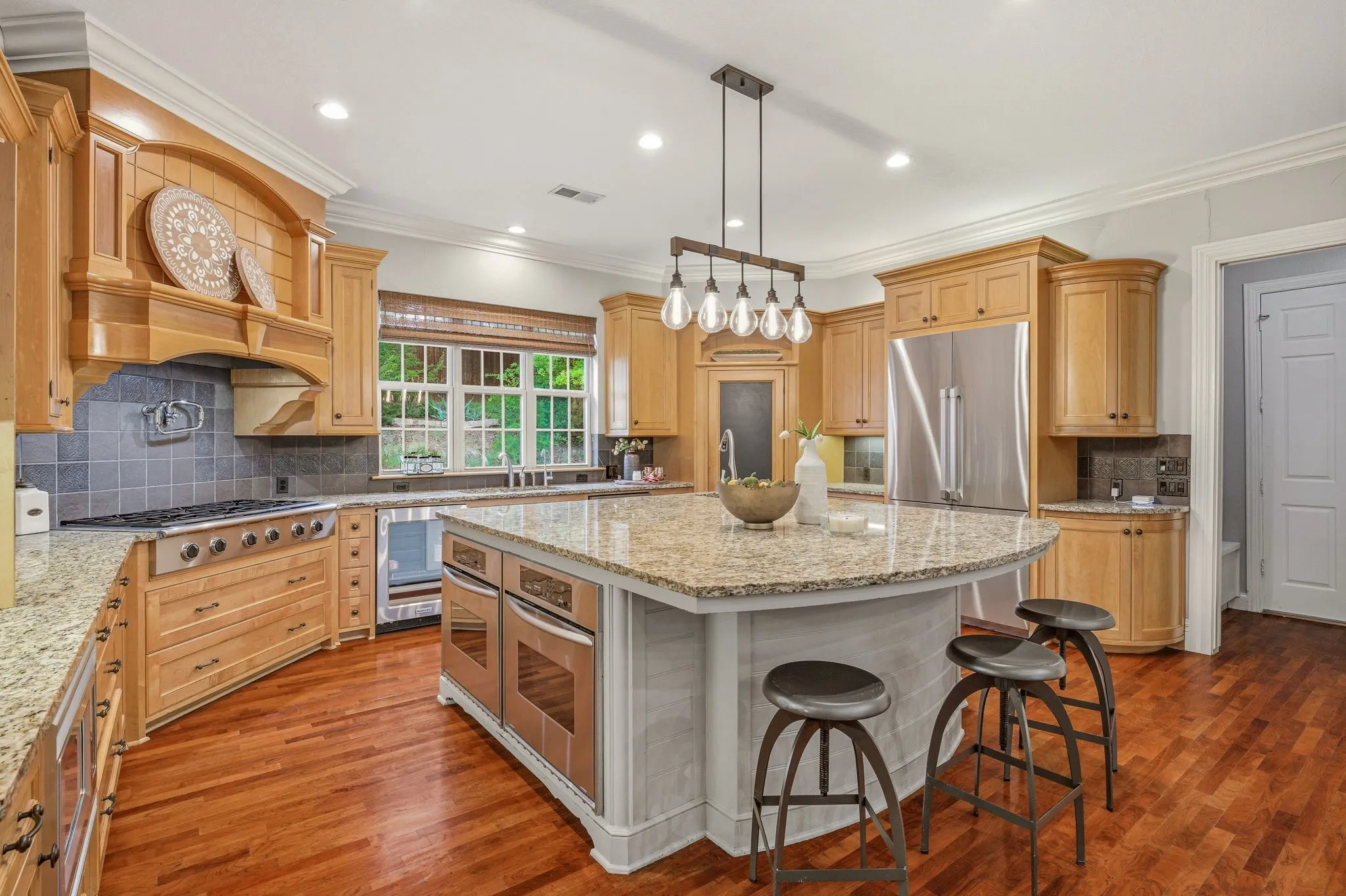 Single Family Residence For Sale in Denton County , 6436 Valley Creek, Pilot Point, Texas 76258, 3 Bedroom, 5 Bathroom, 3 Garage spaces, 3,878 Sqft, built in 2002, mls#21249927, Real Estate Agent in Pilot Point, Homes For Sale in Denton county, Homes For Sale in Pilot Point, Realtor in Pilot Point Texas, Real Estate Brokerage Independent Realty Texas, Luminita Cordes Realtor