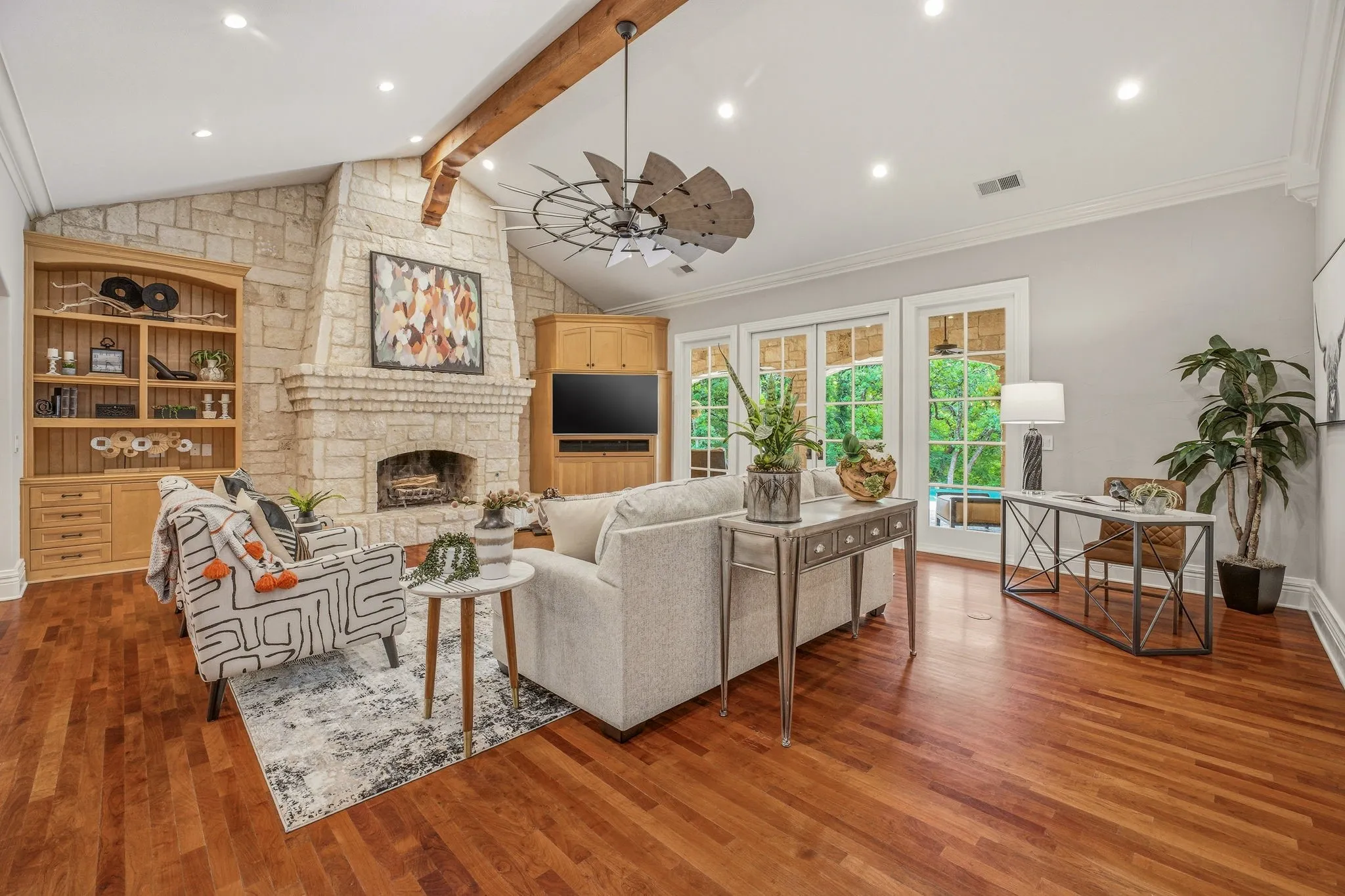 Single Family Residence For Sale in Denton County , 6436 Valley Creek, Pilot Point, Texas 76258, 3 Bedroom, 5 Bathroom, 3 Garage spaces, 3,878 Sqft, built in 2002, mls#21249927, Real Estate Agent in Pilot Point, Homes For Sale in Denton county, Homes For Sale in Pilot Point, Realtor in Pilot Point Texas, Real Estate Brokerage Independent Realty Texas, Luminita Cordes Realtor