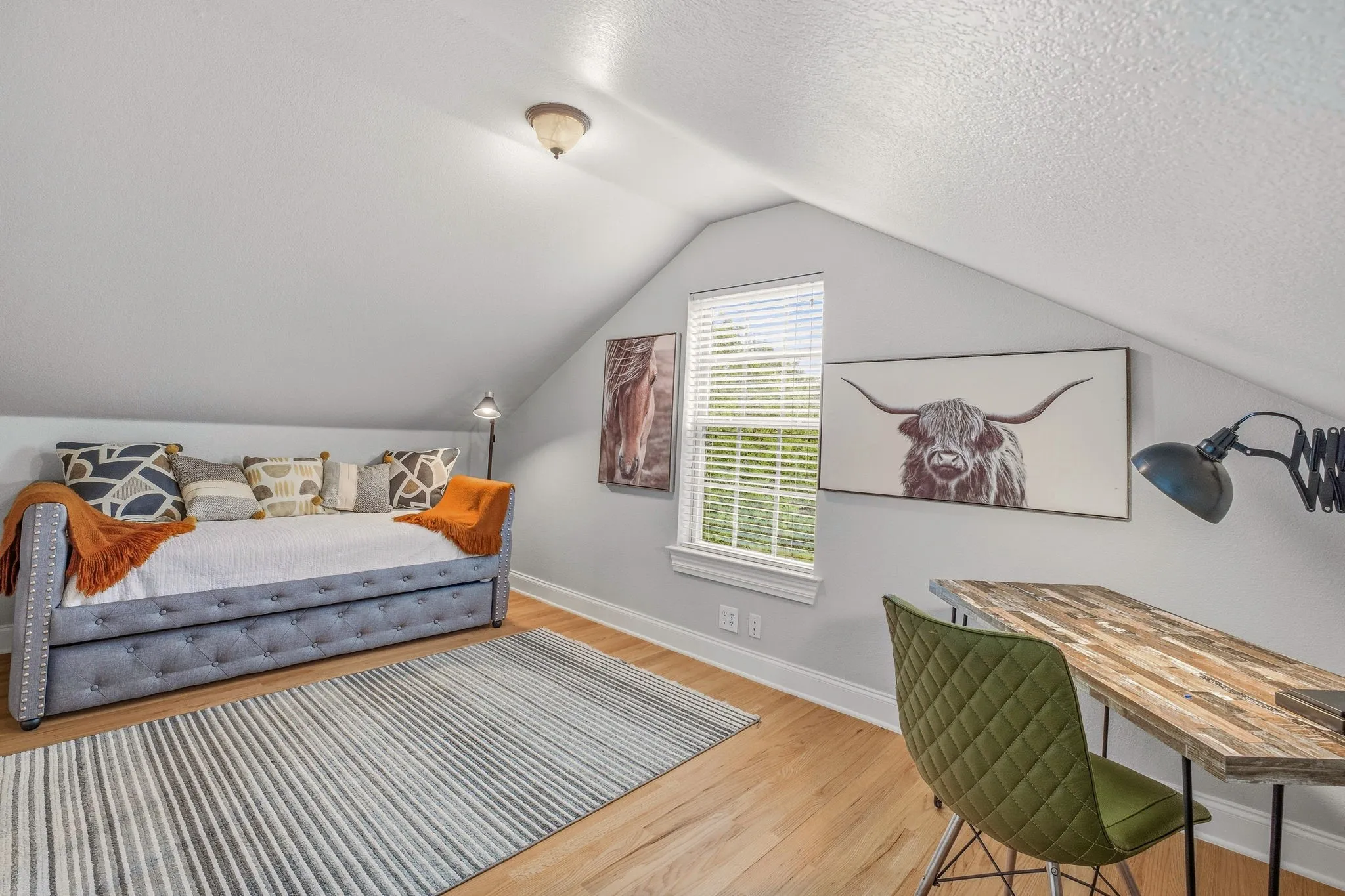 Upstairs bonus room/office