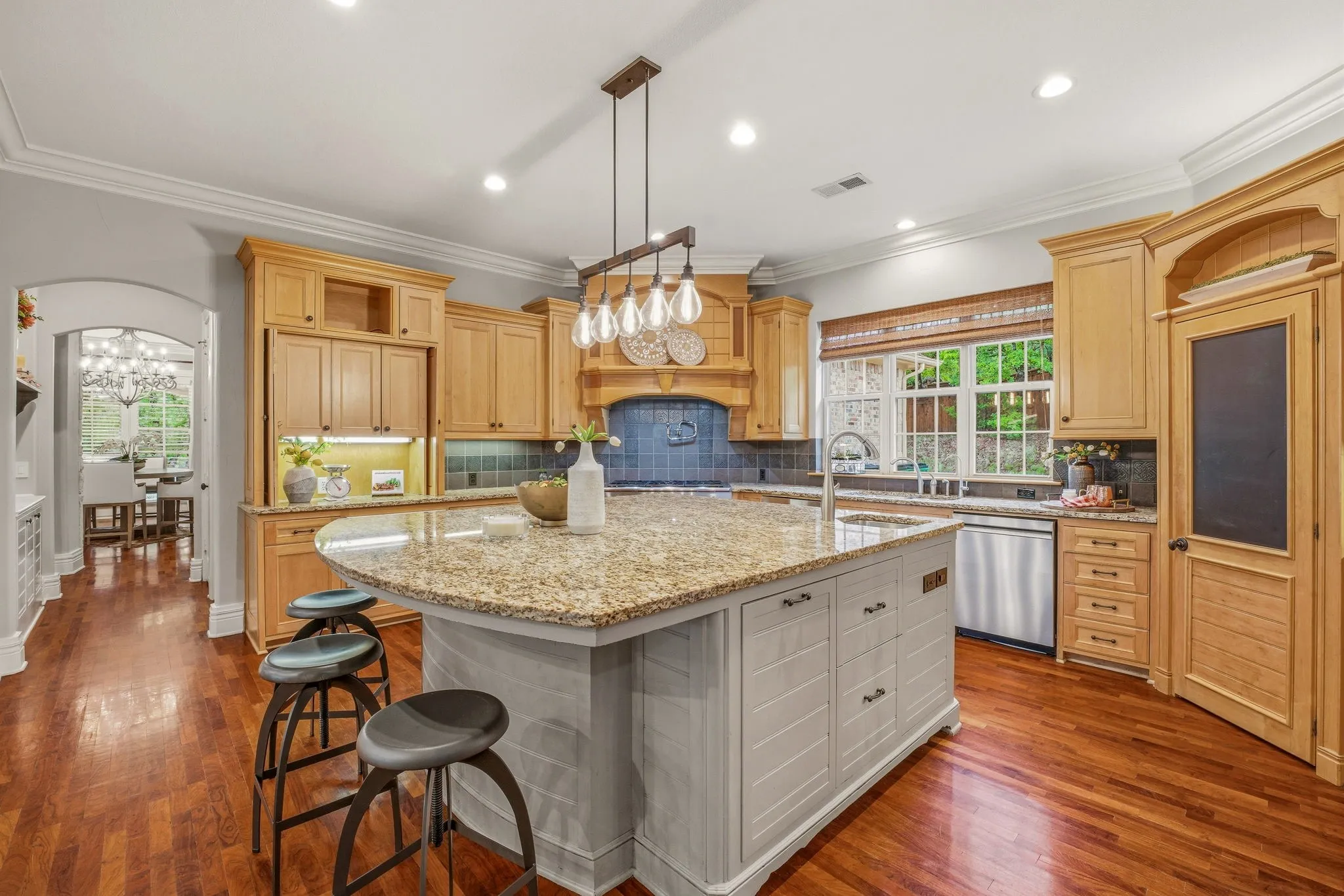 Single Family Residence For Sale in Denton County , 6436 Valley Creek, Pilot Point, Texas 76258, 3 Bedroom, 5 Bathroom, 3 Garage spaces, 3,878 Sqft, built in 2002, mls#21249927, Real Estate Agent in Pilot Point, Homes For Sale in Denton county, Homes For Sale in Pilot Point, Realtor in Pilot Point Texas, Real Estate Brokerage Independent Realty Texas, Luminita Cordes Realtor