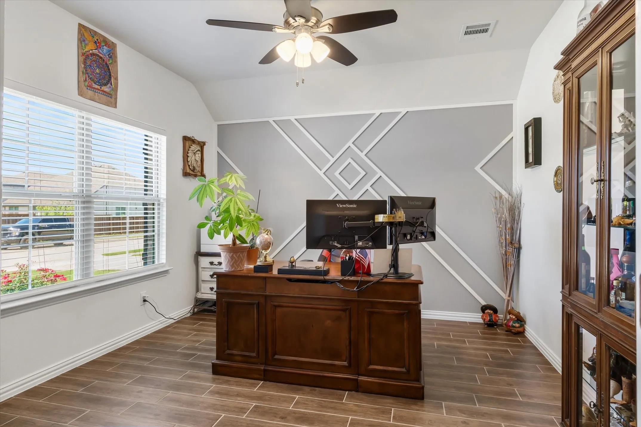 Single Family Residence For Sale in Kaufman County , 1284 Binfield Drive, Forney, Texas 75126, 3 Bedrooms, 2 Bathrooms, 2 Garage spaces, 1,874 Sqft, built in 2021, Preowned, Price $359,900, mls#21250269, Real Estate Agent in Forney, Homes For Sale in Kaufman county, Homes For Sale in Forney, Realtor in Forney Texas, Real Estate Brokerage Independent Realty Texas, Luminita Cordes Realtor