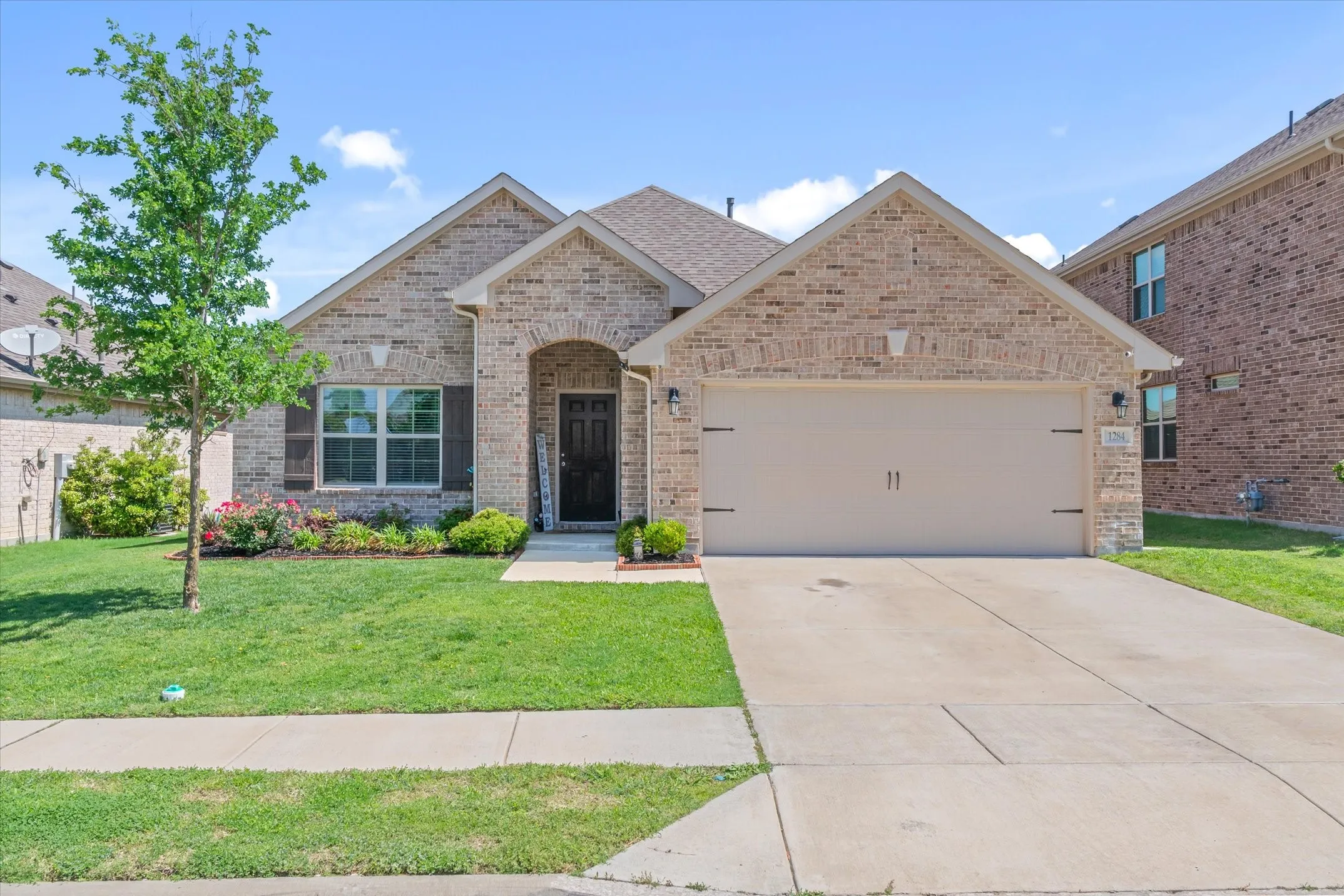 Single Family Residence For Sale in Kaufman County , 1284 Binfield Drive, Forney, Texas 75126, 3 Bedrooms, 2 Bathrooms, 2 Garage spaces, 1,874 Sqft, built in 2021, Preowned, Price $359,900, mls#21250269, Real Estate Agent in Forney, Homes For Sale in Kaufman county, Homes For Sale in Forney, Realtor in Forney Texas, Real Estate Brokerage Independent Realty Texas, Luminita Cordes Realtor