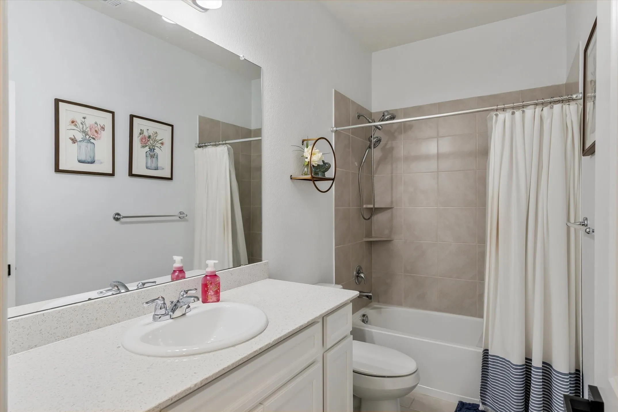 Single Family Residence For Sale in Kaufman County , 1284 Binfield Drive, Forney, Texas 75126, 3 Bedrooms, 2 Bathrooms, 2 Garage spaces, 1,874 Sqft, built in 2021, Preowned, Price $359,900, mls#21250269, Real Estate Agent in Forney, Homes For Sale in Kaufman county, Homes For Sale in Forney, Realtor in Forney Texas, Real Estate Brokerage Independent Realty Texas, Luminita Cordes Realtor