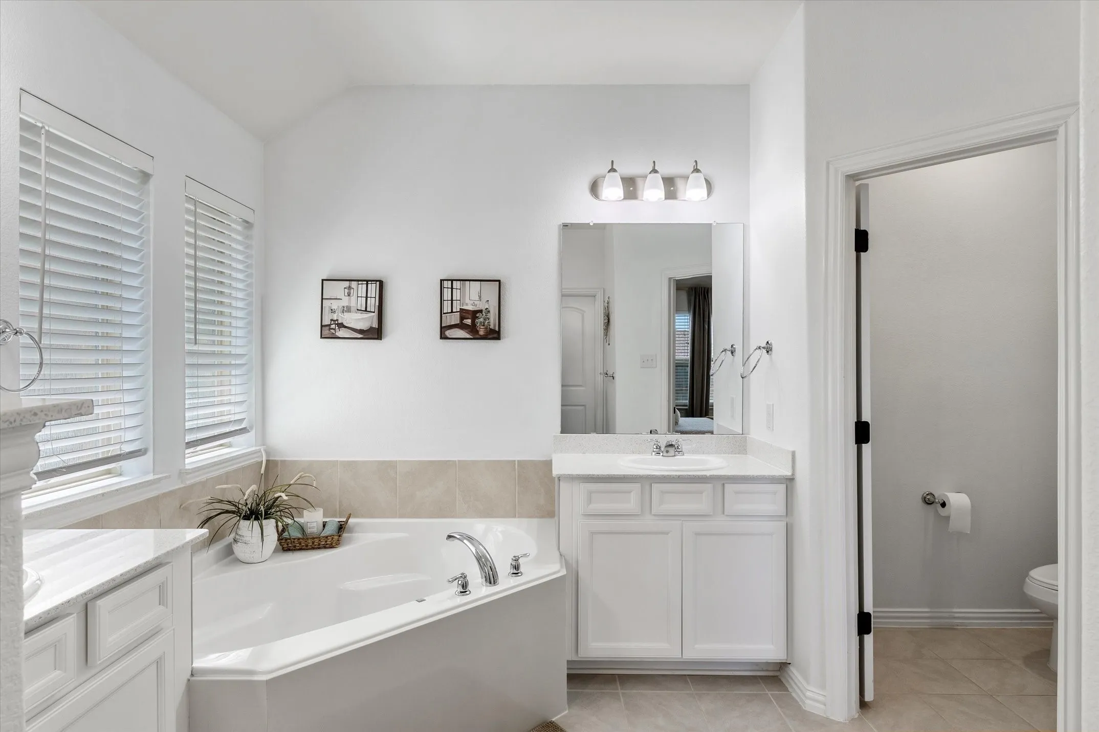 Single Family Residence For Sale in Kaufman County , 1284 Binfield Drive, Forney, Texas 75126, 3 Bedrooms, 2 Bathrooms, 2 Garage spaces, 1,874 Sqft, built in 2021, Preowned, Price $359,900, mls#21250269, Real Estate Agent in Forney, Homes For Sale in Kaufman county, Homes For Sale in Forney, Realtor in Forney Texas, Real Estate Brokerage Independent Realty Texas, Luminita Cordes Realtor