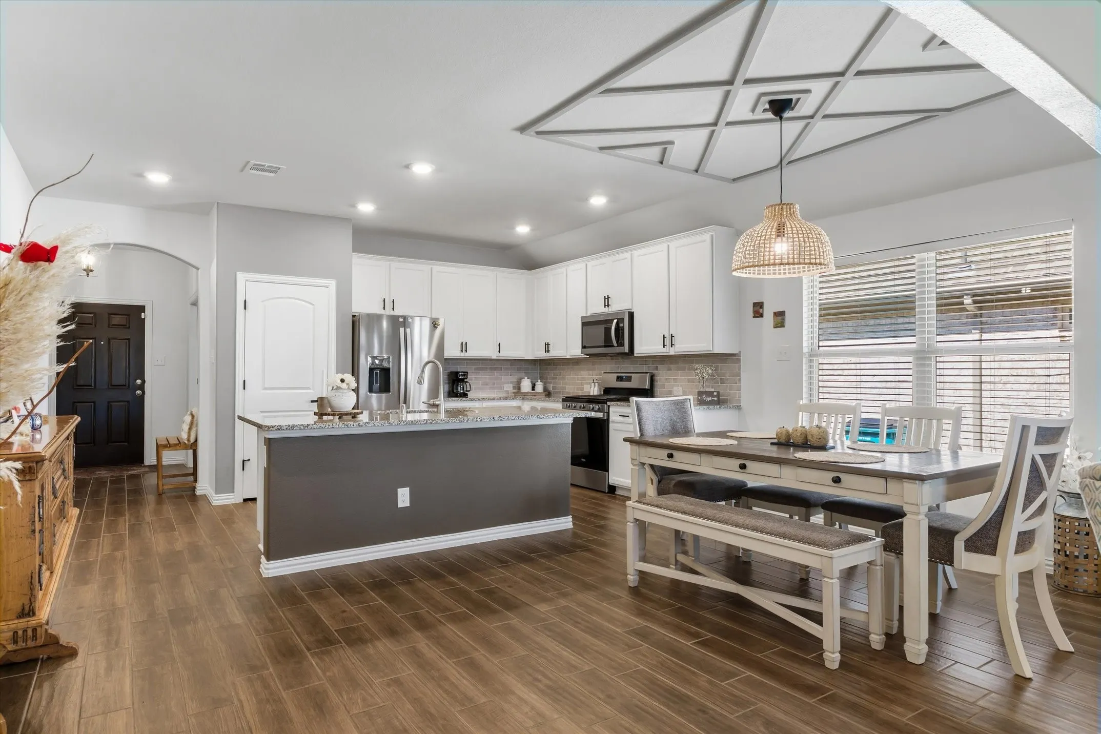 Single Family Residence For Sale in Kaufman County , 1284 Binfield Drive, Forney, Texas 75126, 3 Bedrooms, 2 Bathrooms, 2 Garage spaces, 1,874 Sqft, built in 2021, Preowned, Price $359,900, mls#21250269, Real Estate Agent in Forney, Homes For Sale in Kaufman county, Homes For Sale in Forney, Realtor in Forney Texas, Real Estate Brokerage Independent Realty Texas, Luminita Cordes Realtor