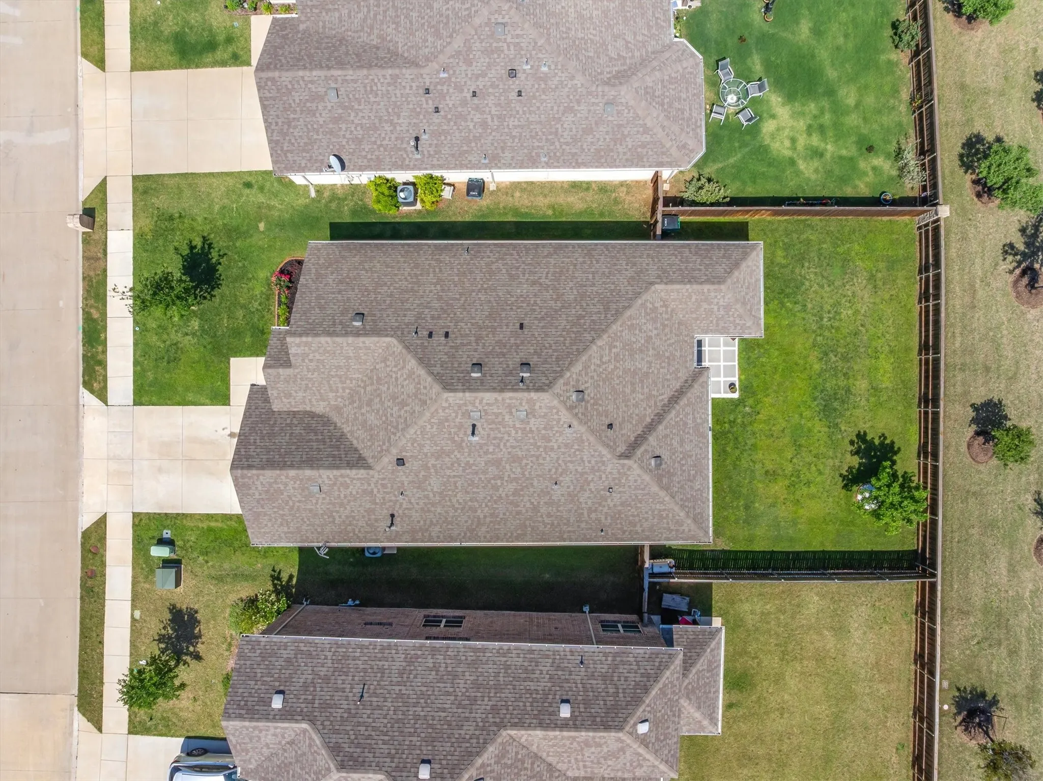 Single Family Residence For Sale in Kaufman County , 1284 Binfield Drive, Forney, Texas 75126, 3 Bedrooms, 2 Bathrooms, 2 Garage spaces, 1,874 Sqft, built in 2021, Preowned, Price $359,900, mls#21250269, Real Estate Agent in Forney, Homes For Sale in Kaufman county, Homes For Sale in Forney, Realtor in Forney Texas, Real Estate Brokerage Independent Realty Texas, Luminita Cordes Realtor