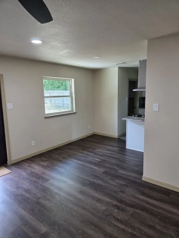 Single Family Residence For Sale in Tarrant County , 7408 Overhill Road, Fort Worth, Texas 76116, 3 Bedrooms, 2 Bathrooms, 2 Garage spaces, 1,449 Sqft, built in 1968, Preowned, Price $350,000, mls#21250272, Real Estate Agent in Fort Worth, Homes For Sale in Tarrant county, Homes For Sale in Fort Worth, Realtor in Fort Worth Texas, Real Estate Brokerage Independent Realty Texas, Luminita Cordes Realtor
