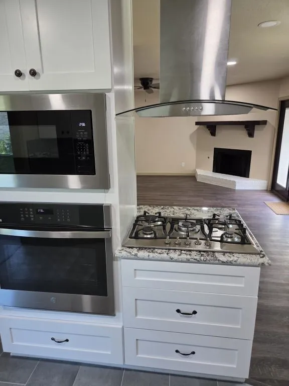 Single Family Residence For Sale in Tarrant County , 7408 Overhill Road, Fort Worth, Texas 76116, 3 Bedrooms, 2 Bathrooms, 2 Garage spaces, 1,449 Sqft, built in 1968, Preowned, Price $350,000, mls#21250272, Real Estate Agent in Fort Worth, Homes For Sale in Tarrant county, Homes For Sale in Fort Worth, Realtor in Fort Worth Texas, Real Estate Brokerage Independent Realty Texas, Luminita Cordes Realtor