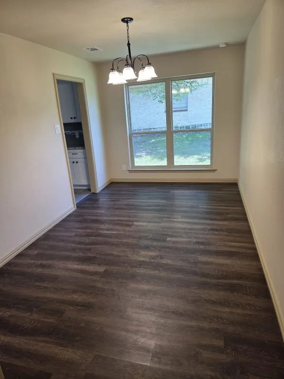 Single Family Residence For Sale in Tarrant County , 7408 Overhill Road, Fort Worth, Texas 76116, 3 Bedrooms, 2 Bathrooms, 2 Garage spaces, 1,449 Sqft, built in 1968, Preowned, Price $350,000, mls#21250272, Real Estate Agent in Fort Worth, Homes For Sale in Tarrant county, Homes For Sale in Fort Worth, Realtor in Fort Worth Texas, Real Estate Brokerage Independent Realty Texas, Luminita Cordes Realtor