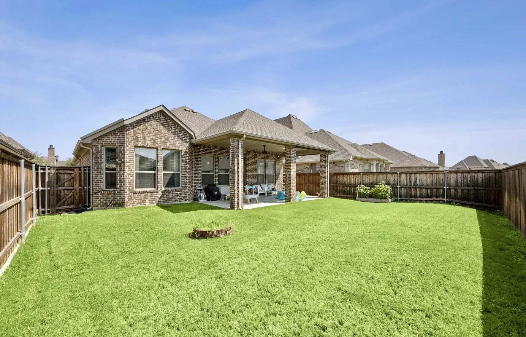 Single Family Residence For Sale in Denton County , 2732 Promenade, The Colony, Texas 75056, 2 Bedroom, 2 Bathroom, 2 Garage spaces, 1,776 Sqft, built in 2019, Preowned, mls#21250118, Real Estate Agent in The Colony, Homes For Sale in Denton county, Homes For Sale in The Colony, Realtor in The Colony Texas, Real Estate Brokerage Independent Realty Texas, Luminita Cordes Realtor