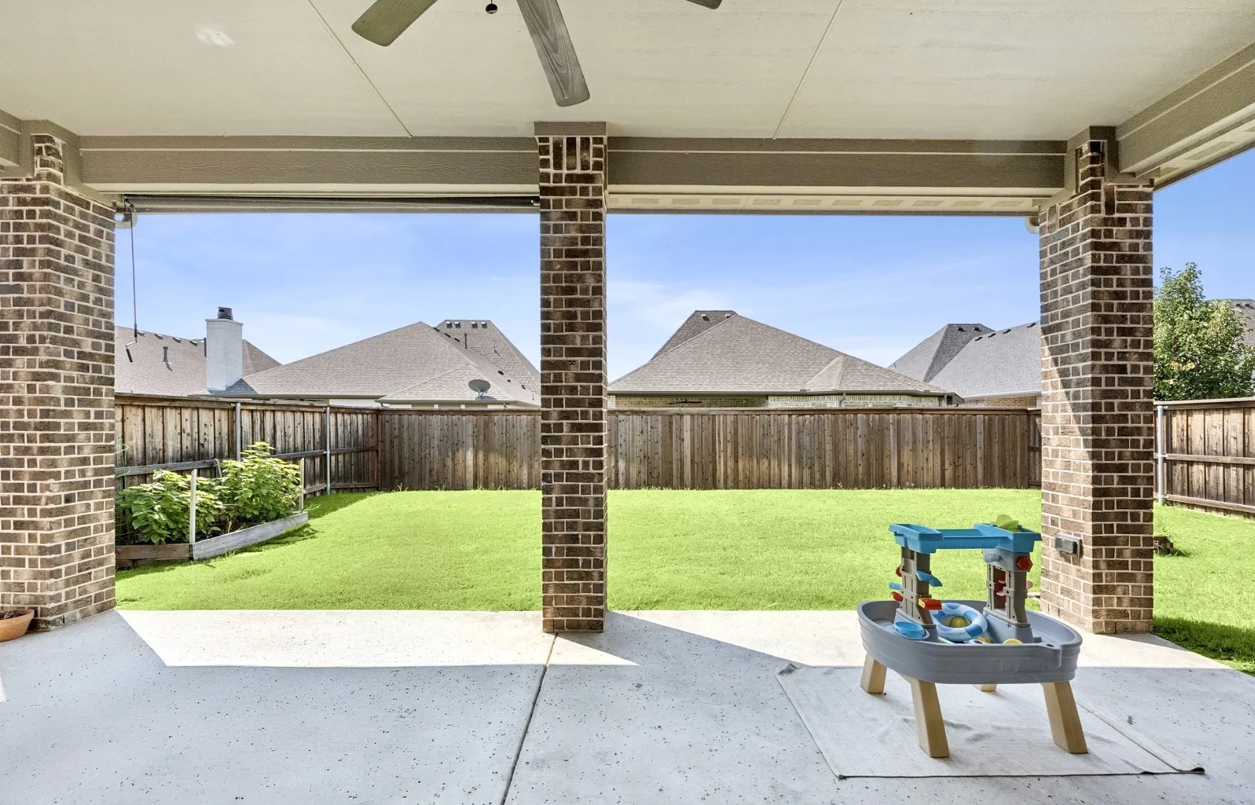 Single Family Residence For Sale in Denton County , 2732 Promenade, The Colony, Texas 75056, 2 Bedroom, 2 Bathroom, 2 Garage spaces, 1,776 Sqft, built in 2019, Preowned, mls#21250118, Real Estate Agent in The Colony, Homes For Sale in Denton county, Homes For Sale in The Colony, Realtor in The Colony Texas, Real Estate Brokerage Independent Realty Texas, Luminita Cordes Realtor