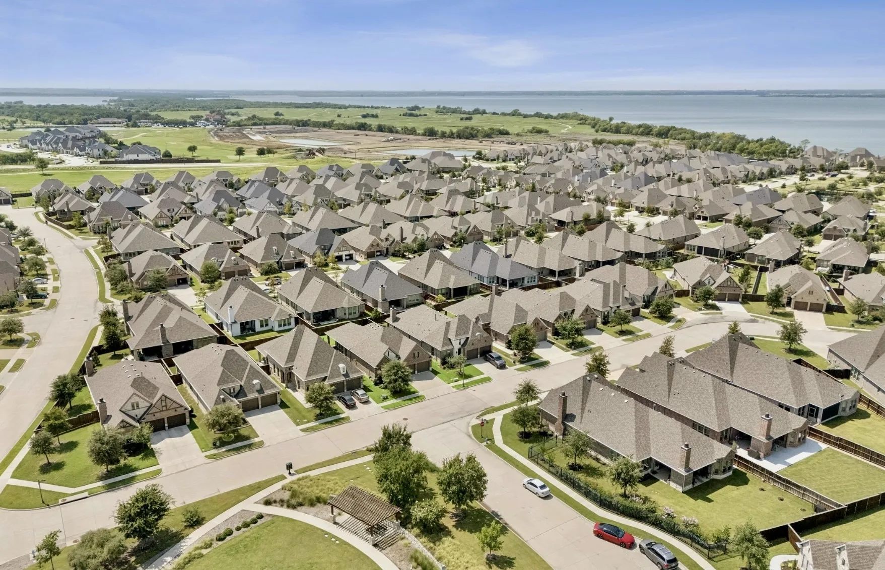 Single Family Residence For Sale in Denton County , 2732 Promenade, The Colony, Texas 75056, 2 Bedroom, 2 Bathroom, 2 Garage spaces, 1,776 Sqft, built in 2019, Preowned, mls#21250118, Real Estate Agent in The Colony, Homes For Sale in Denton county, Homes For Sale in The Colony, Realtor in The Colony Texas, Real Estate Brokerage Independent Realty Texas, Luminita Cordes Realtor